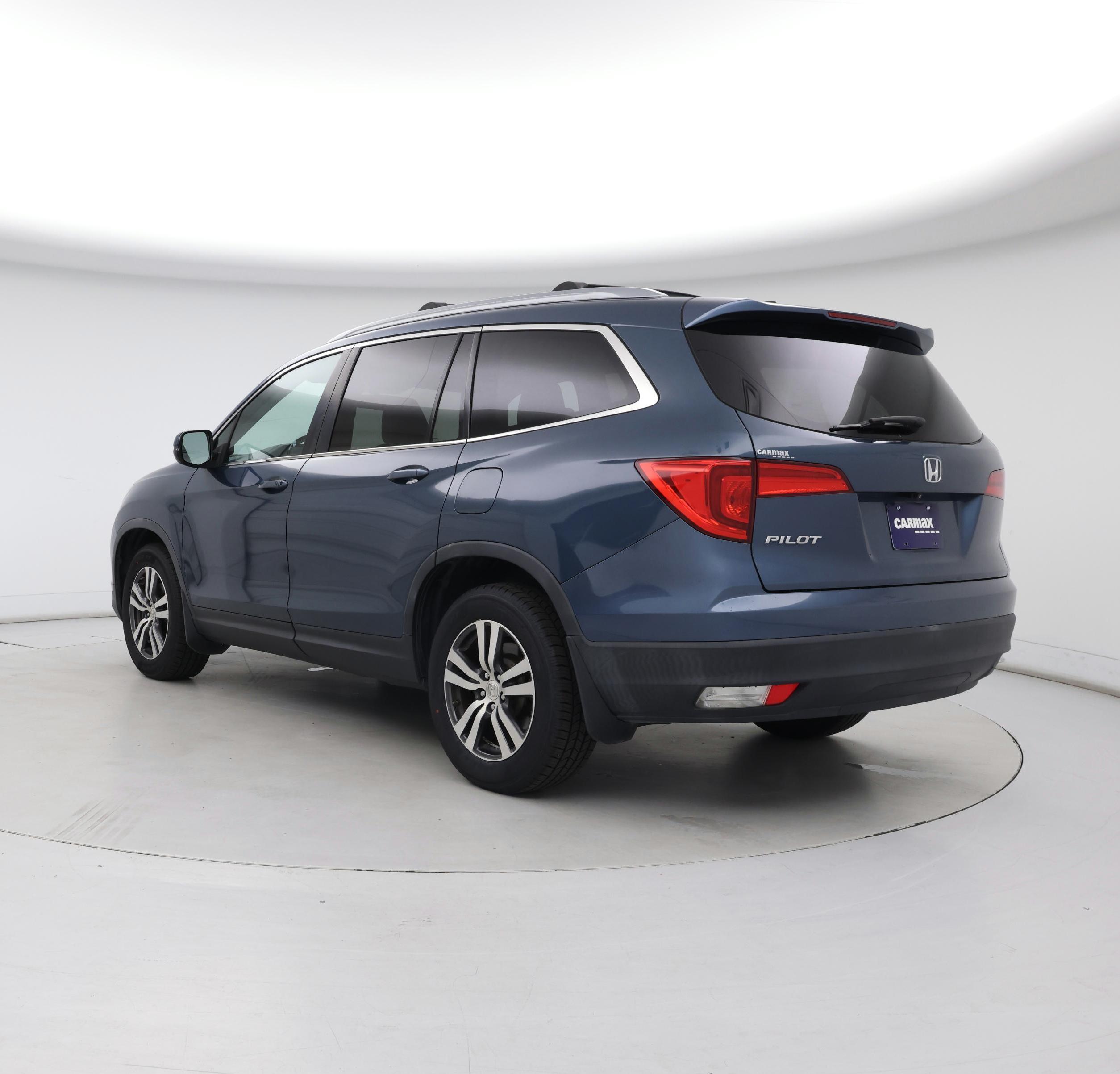 Thumbnail: 2017 Honda Pilot - 2