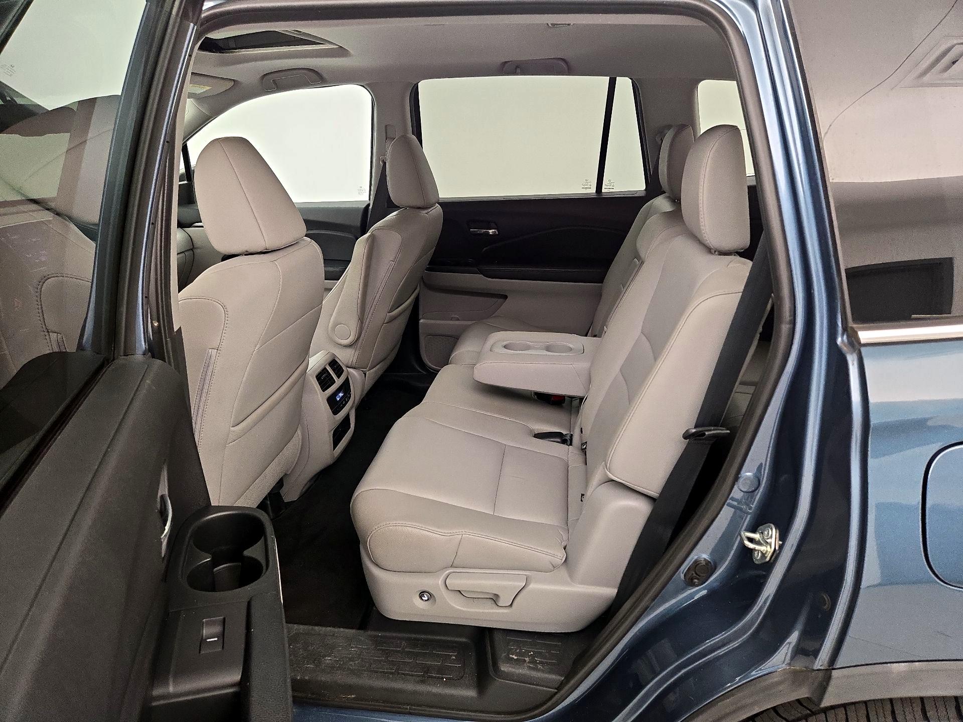 Thumbnail: 2017 Honda Pilot - 20