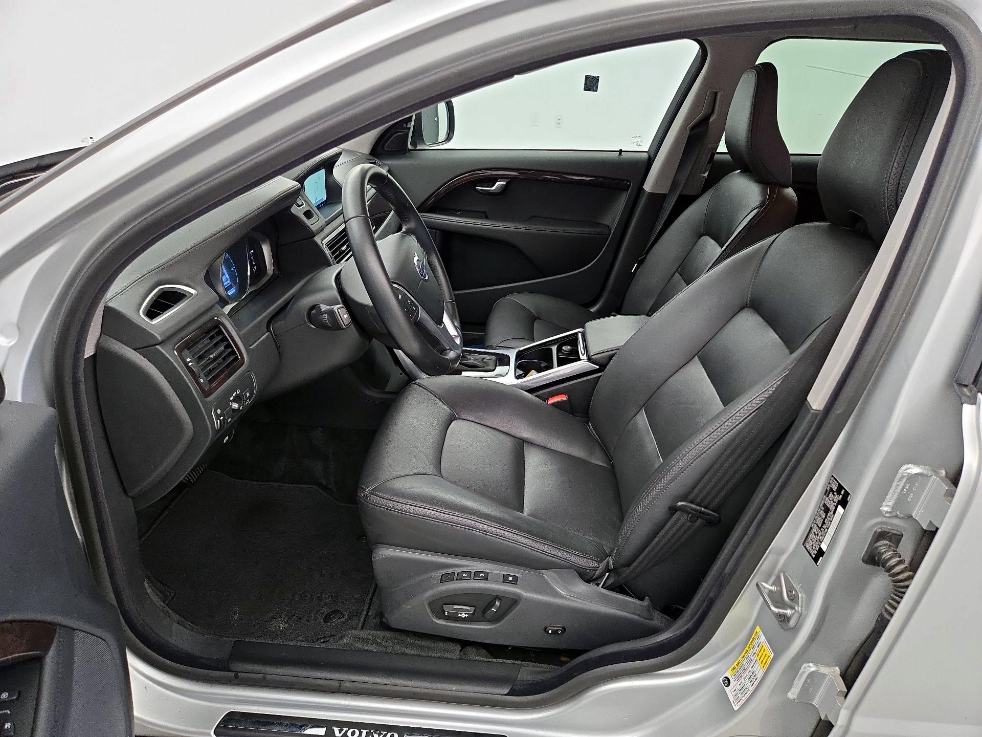 Thumbnail: 2016 Volvo XC70 - 11