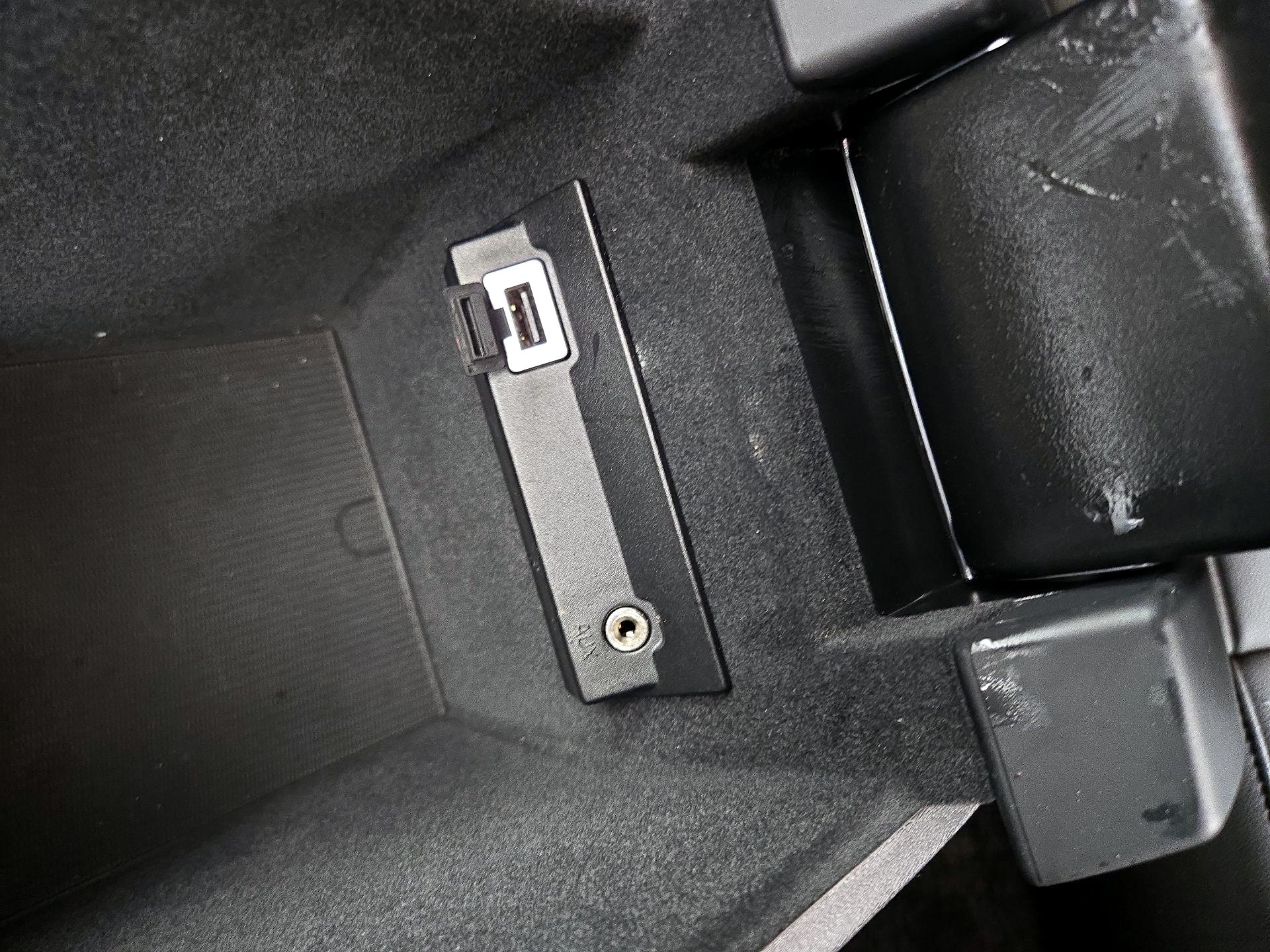 Thumbnail: 2016 Volvo XC70 - 19