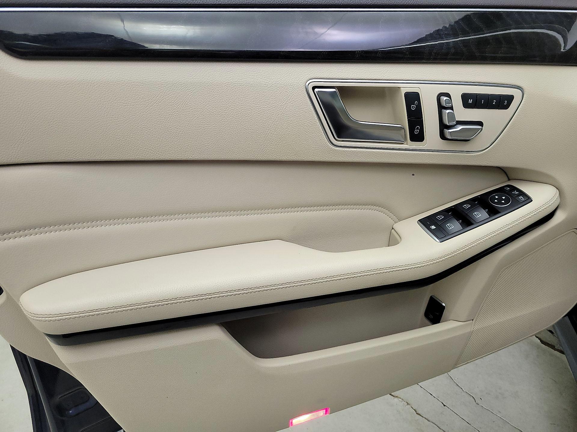 Thumbnail: 2016 Mercedes-Benz E-Class - 12