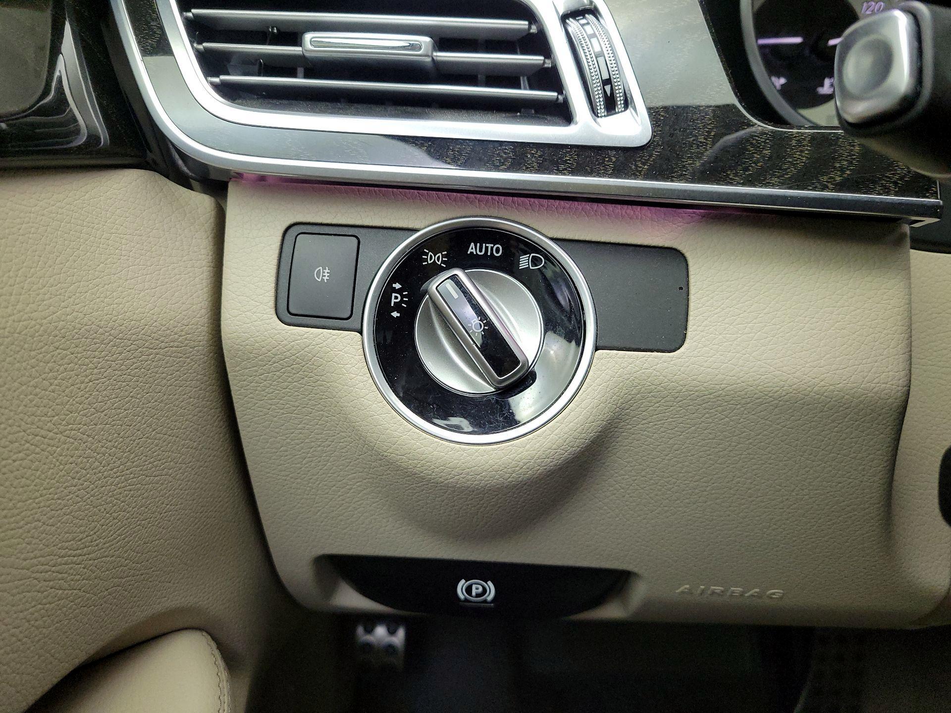 Thumbnail: 2016 Mercedes-Benz E-Class - 13