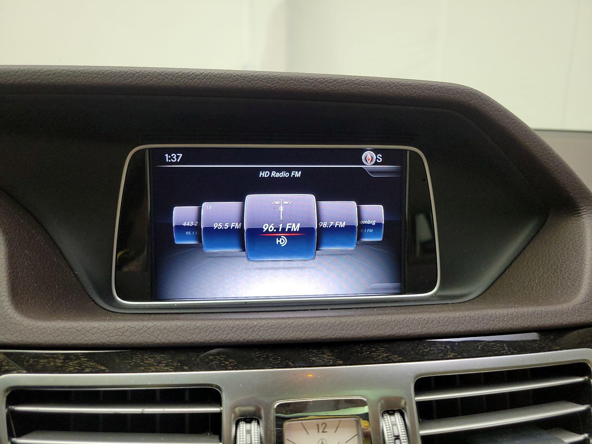Thumbnail: 2016 Mercedes-Benz E-Class - 16