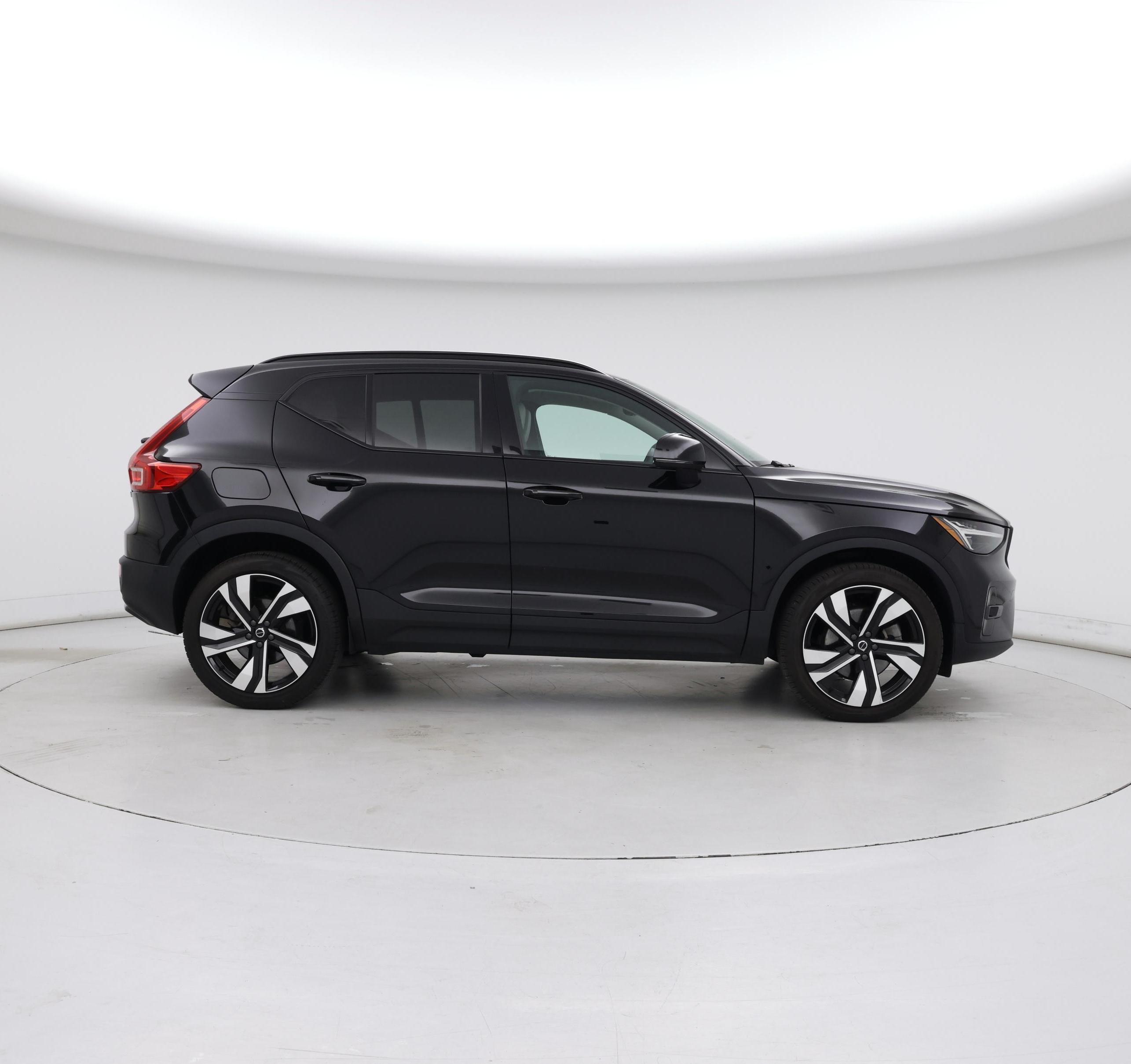 Thumbnail: 2023 Volvo XC40 - 7