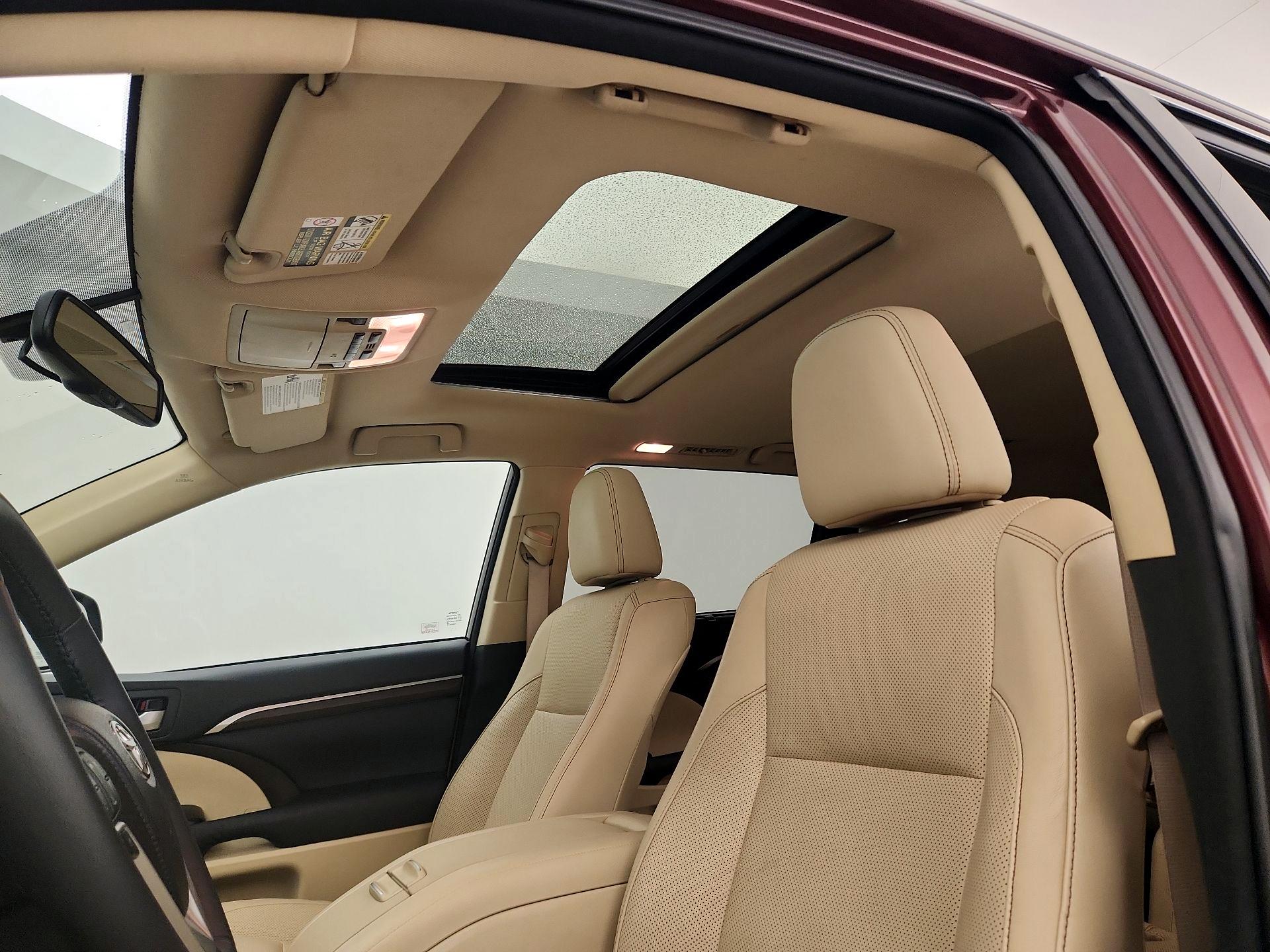 Thumbnail: 2014 Toyota Highlander - 20