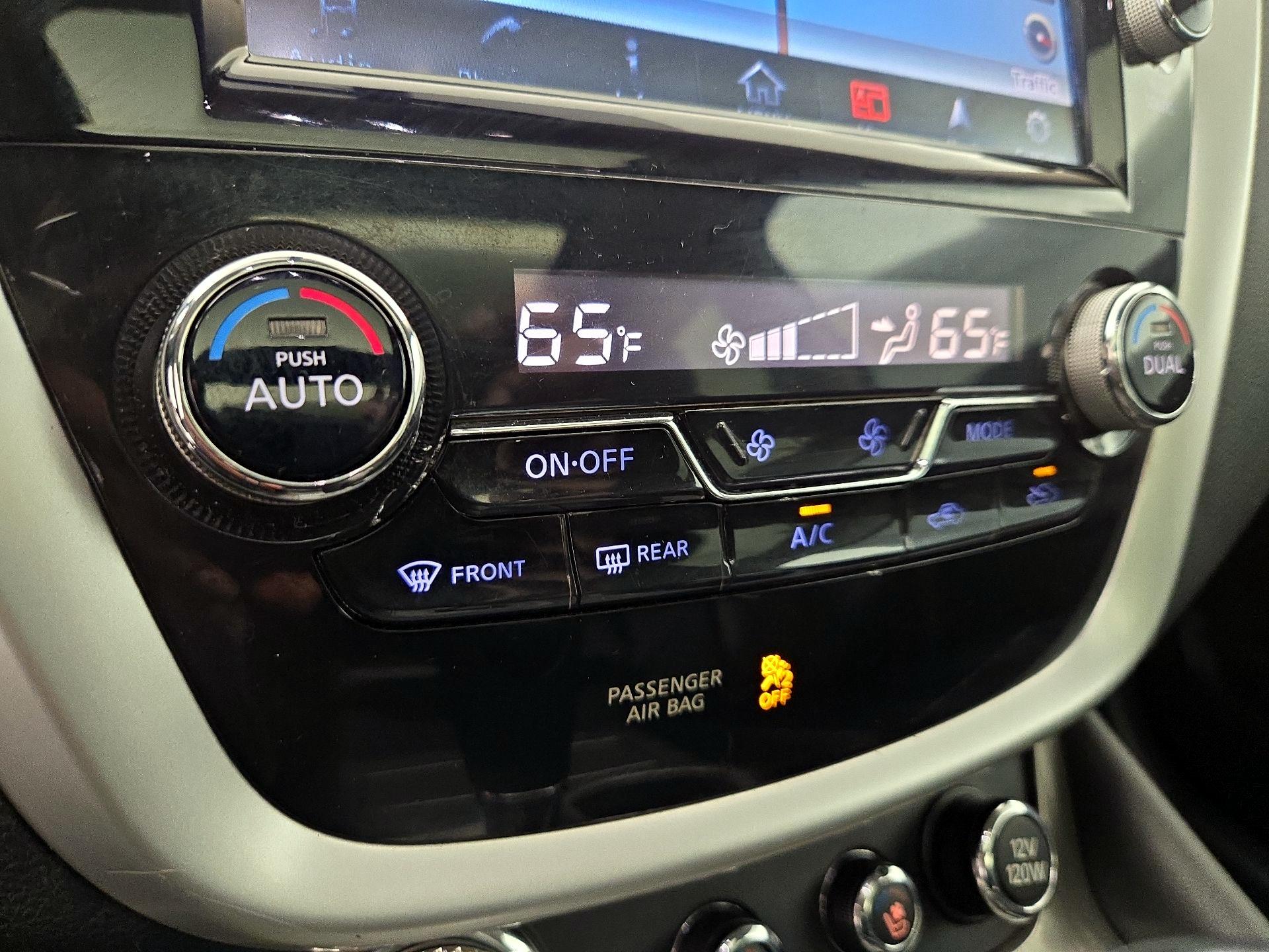 Thumbnail: 2015 Nissan Murano - 17