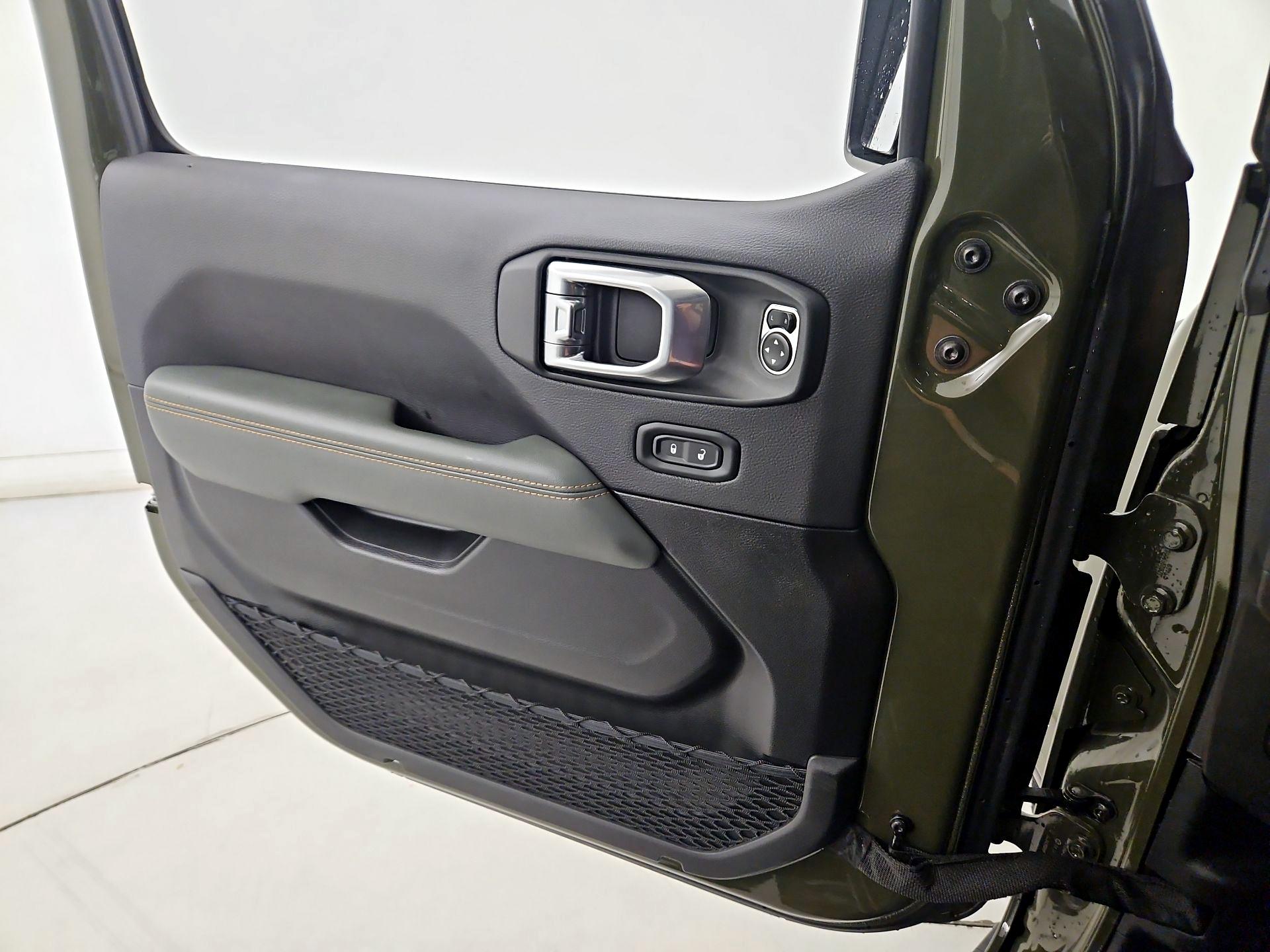 Thumbnail: 2024 Jeep Gladiator - 12