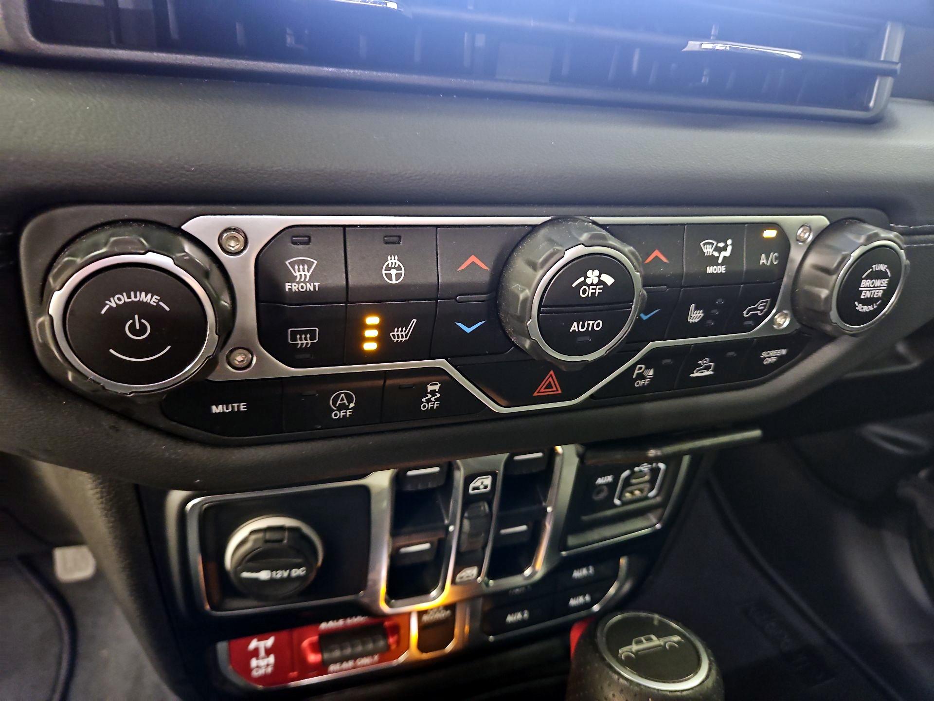 Thumbnail: 2024 Jeep Gladiator - 17