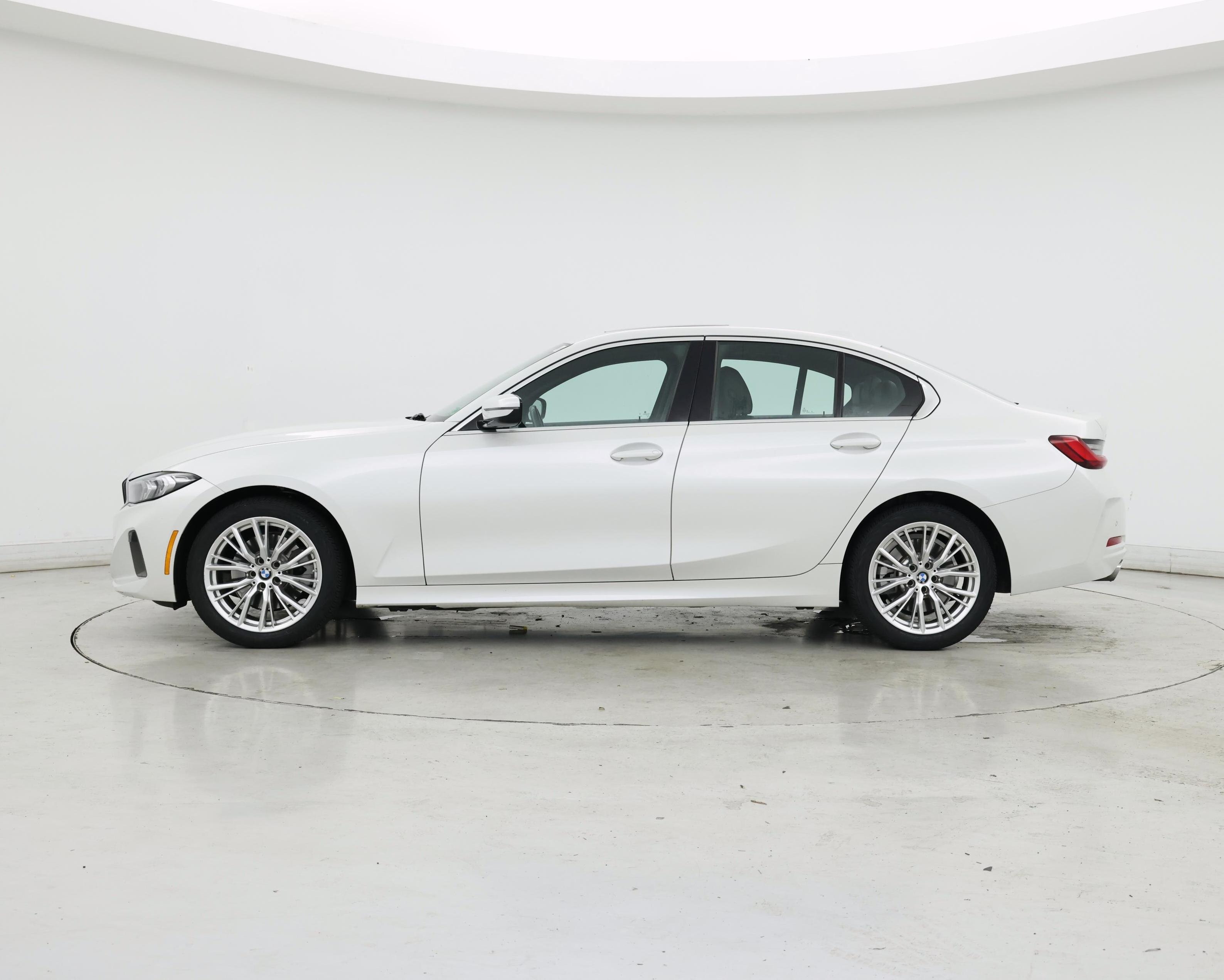 Thumbnail: 2024 BMW 3 Series - 3
