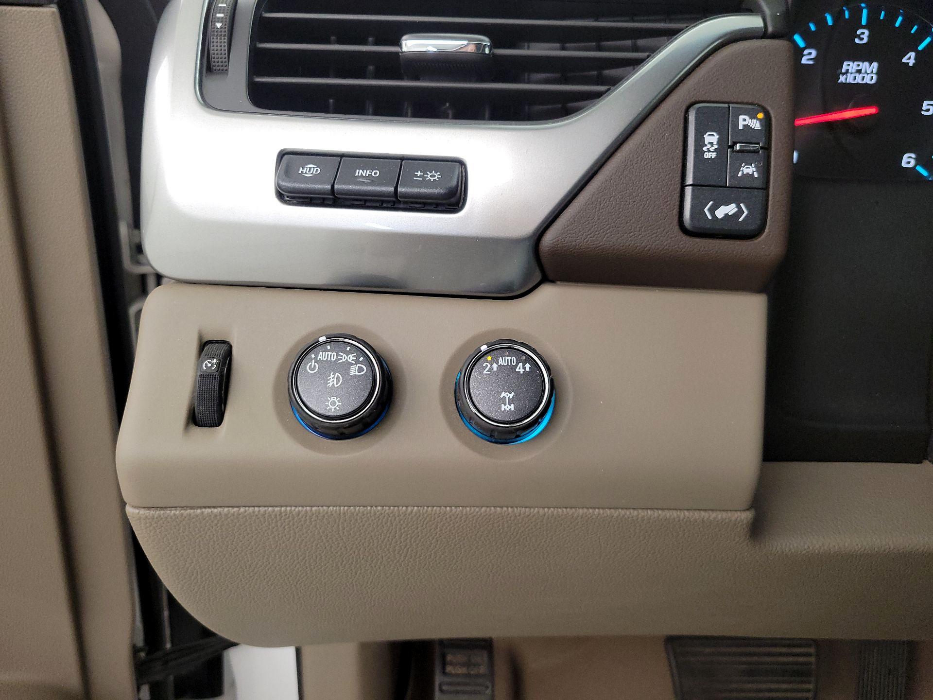 Thumbnail: 2020 Chevrolet Suburban - 13