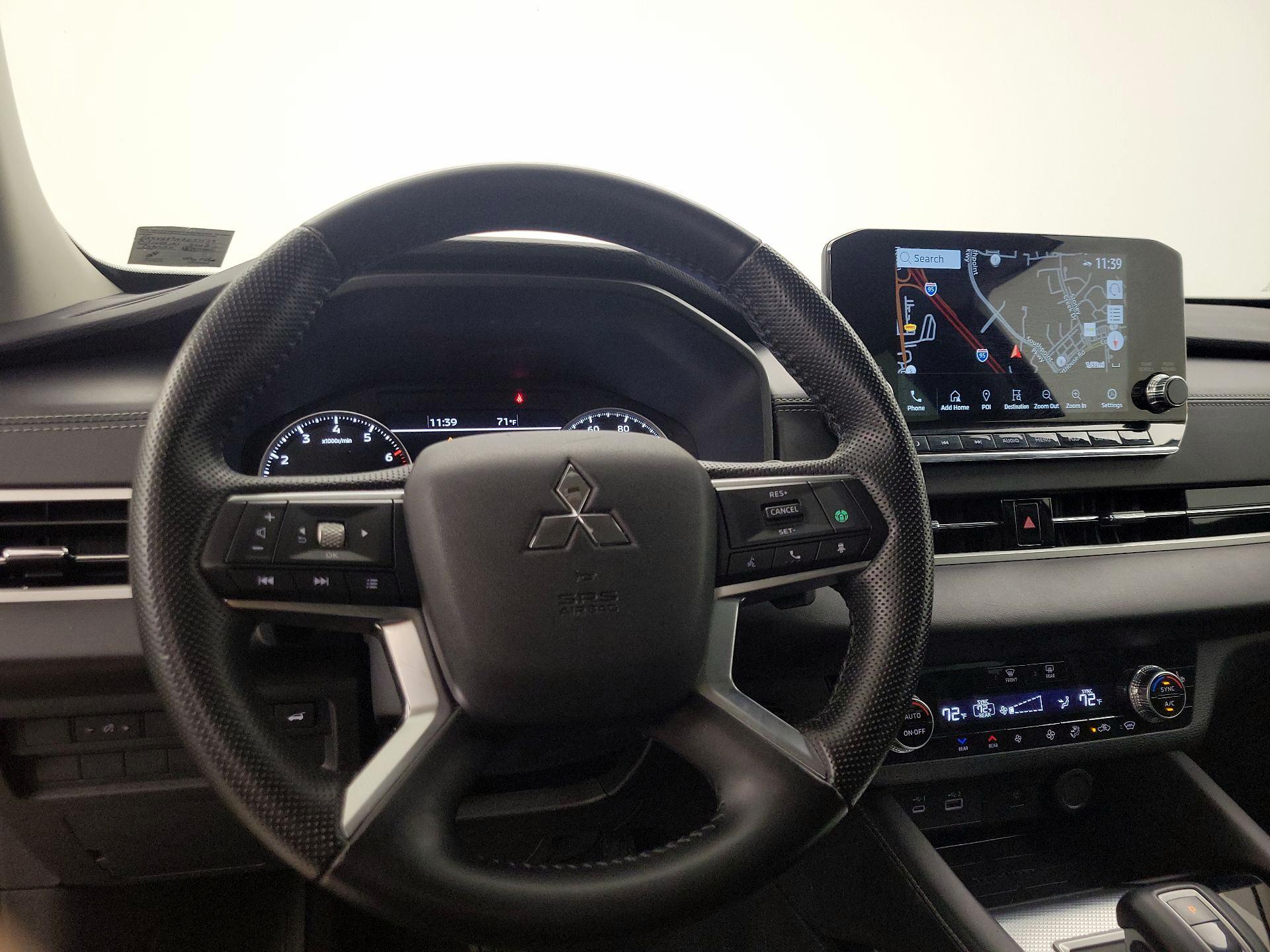 Thumbnail: 2022 Mitsubishi Outlander - 10