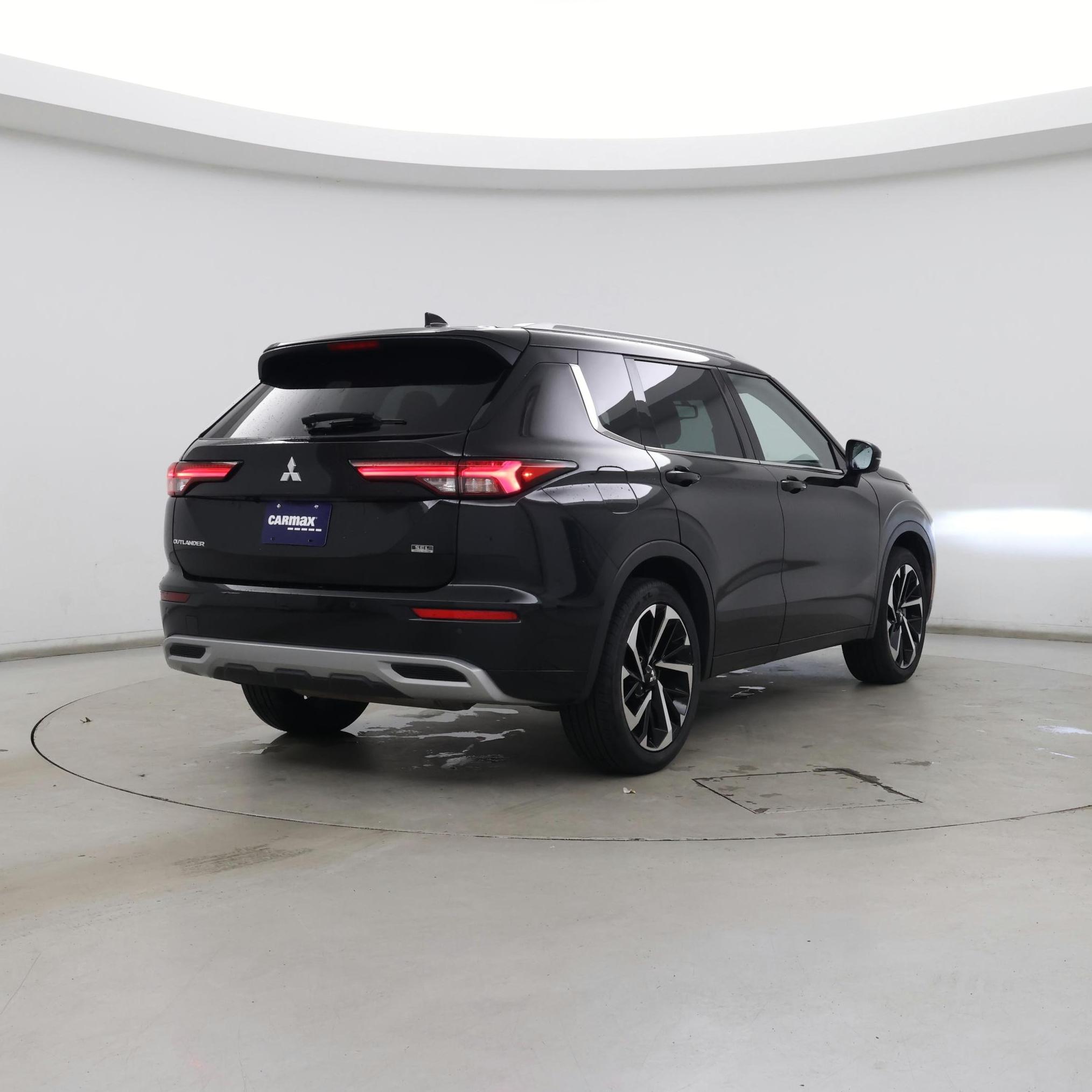 Thumbnail: 2022 Mitsubishi Outlander - 8