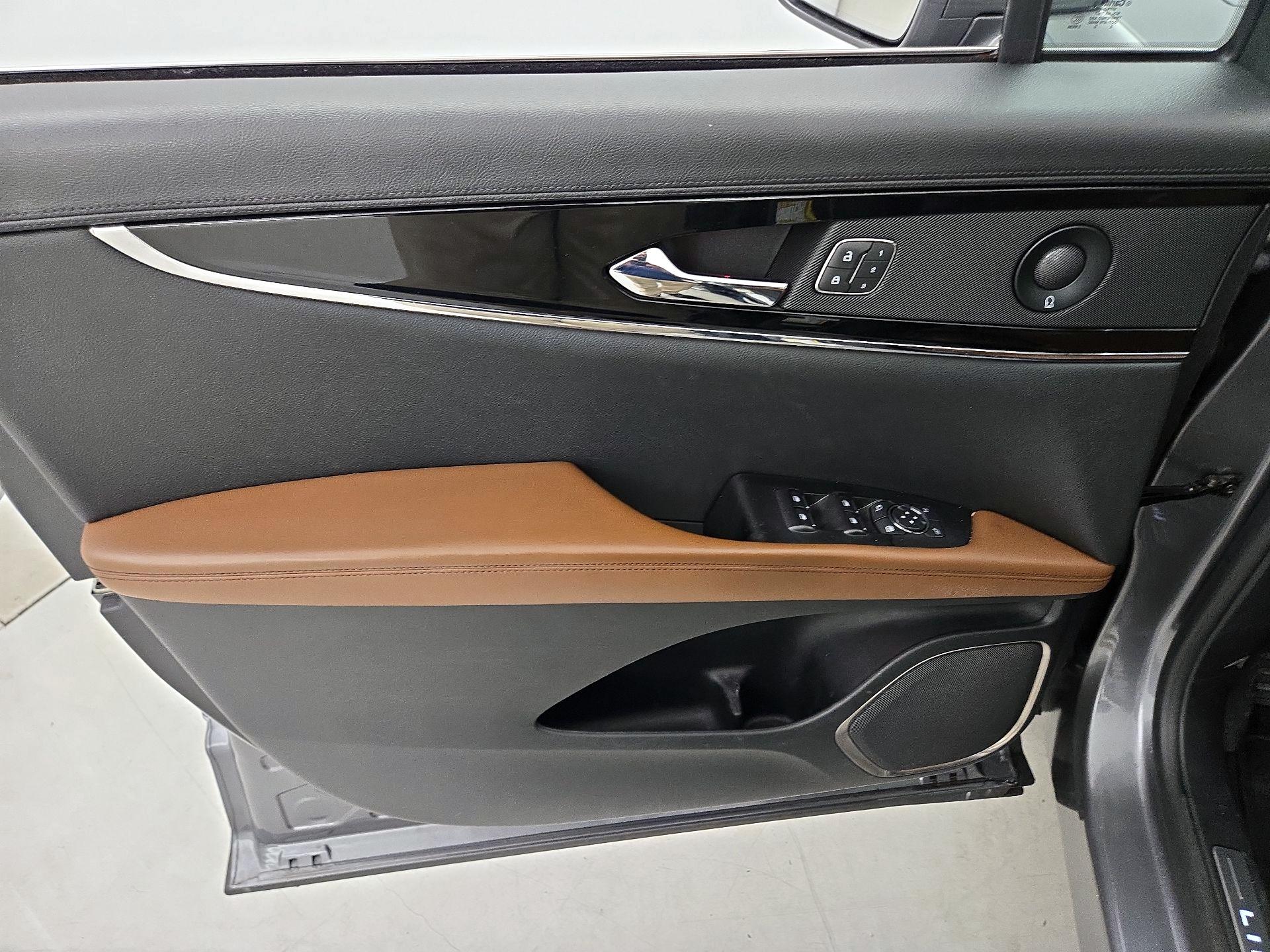 Thumbnail: 2022 Lincoln Nautilus - 12