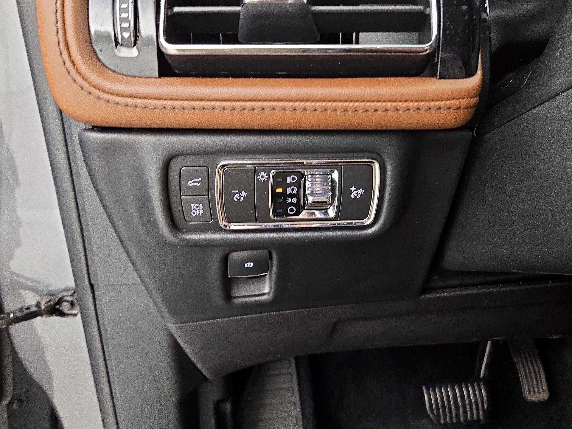 Thumbnail: 2022 Lincoln Nautilus - 13