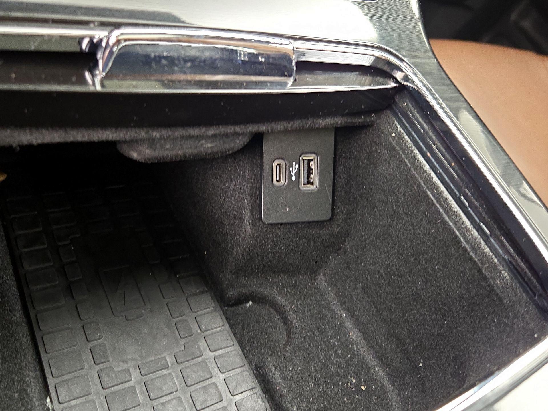 Thumbnail: 2022 Lincoln Nautilus - 19