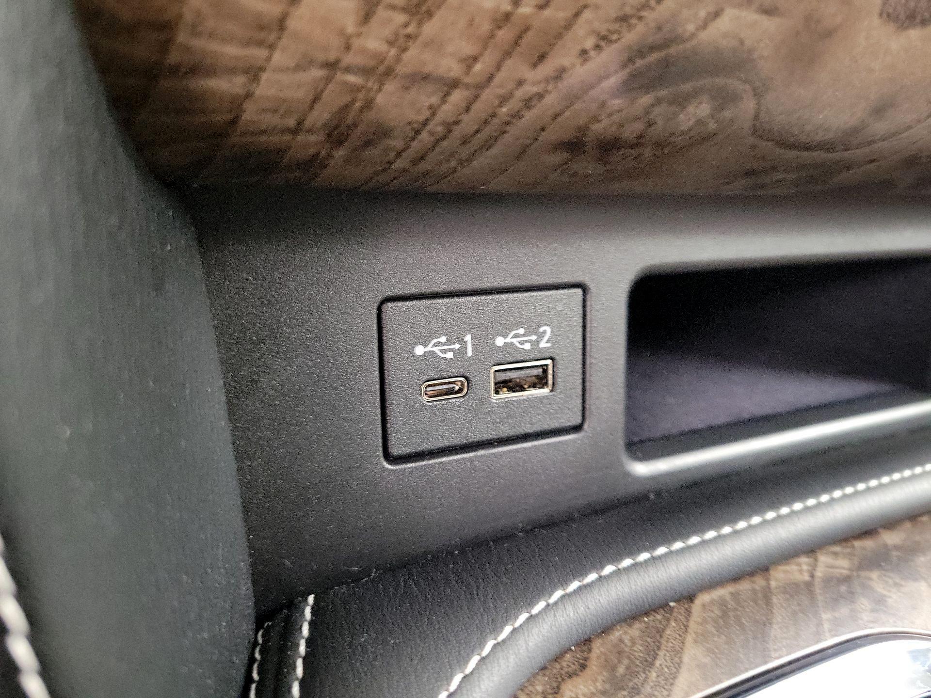 Thumbnail: 2021 INFINITI QX80 - 19