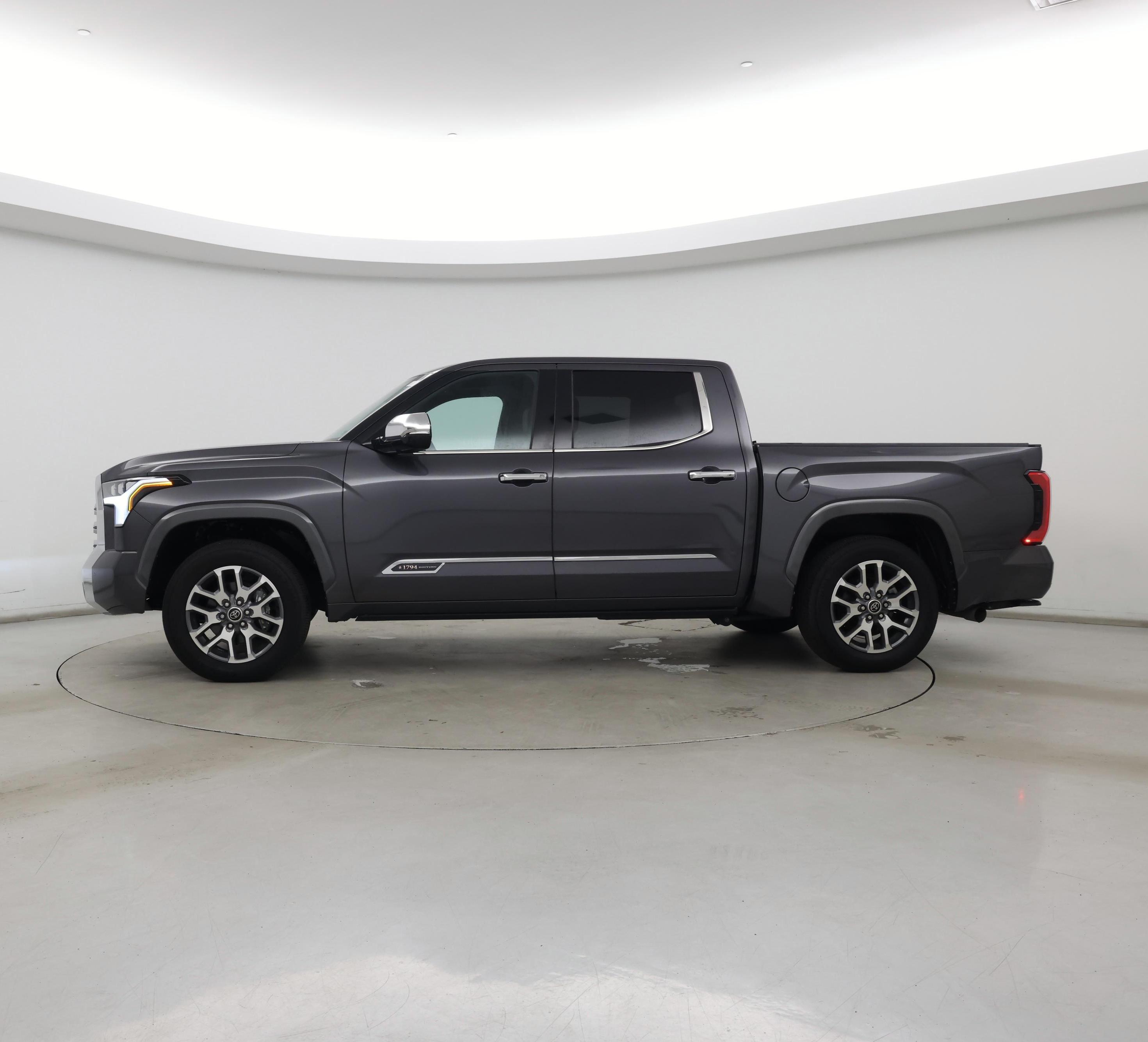Thumbnail: 2022 Toyota Tundra - 3