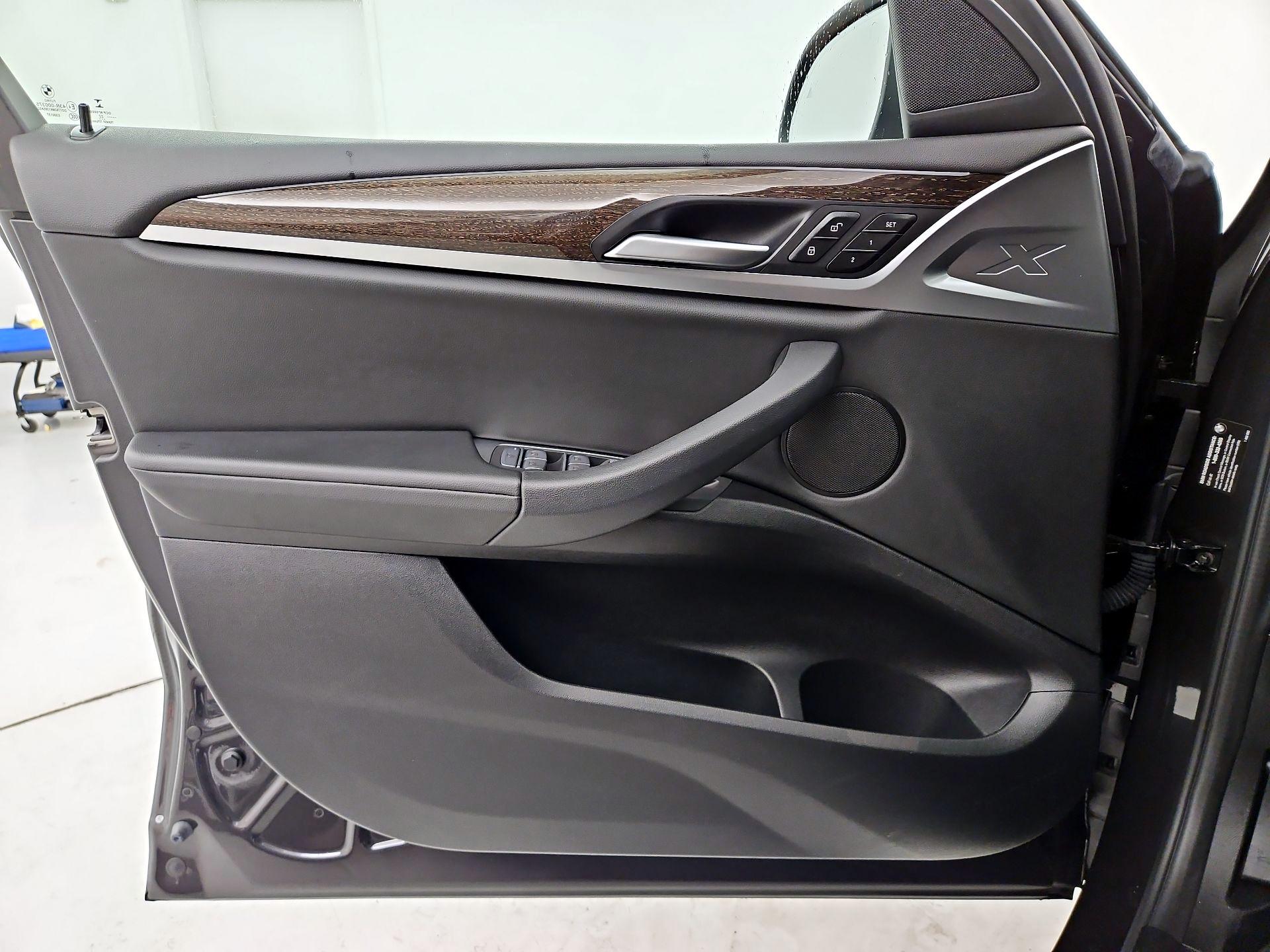 Thumbnail: 2022 BMW X4 - 12