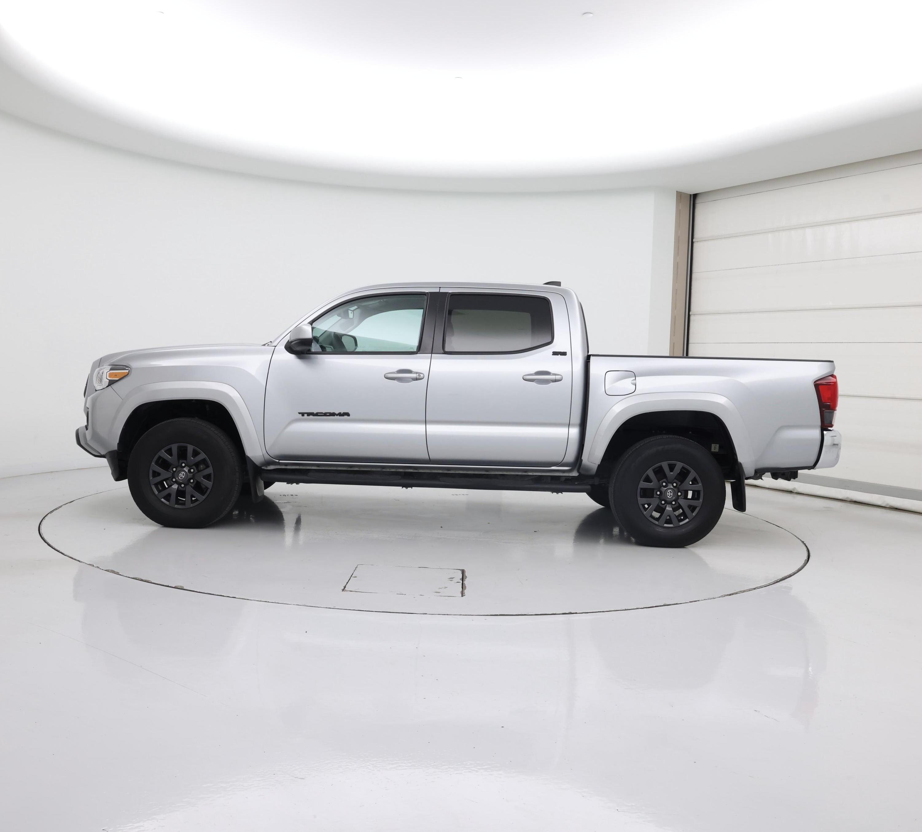 Thumbnail: 2022 Toyota Tacoma - 3