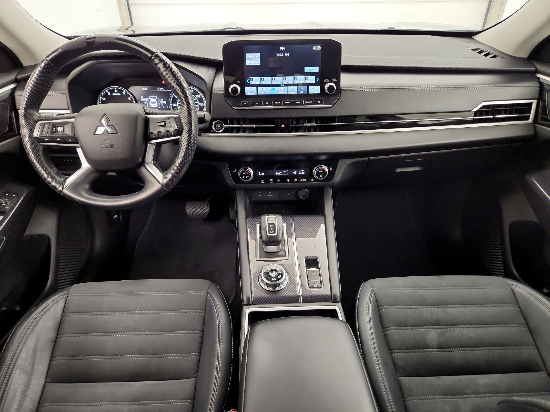 Thumbnail: 2022 Mitsubishi Outlander - 9