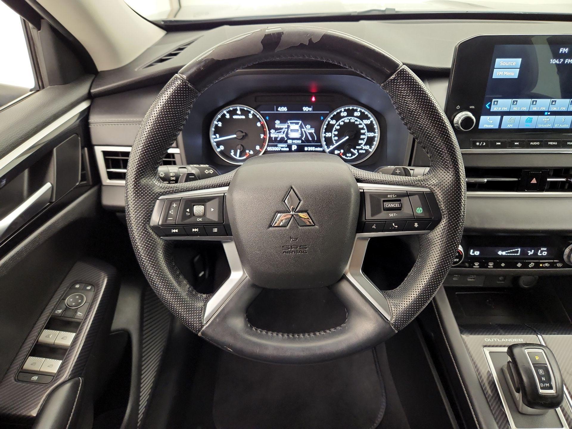 Thumbnail: 2022 Mitsubishi Outlander - 10