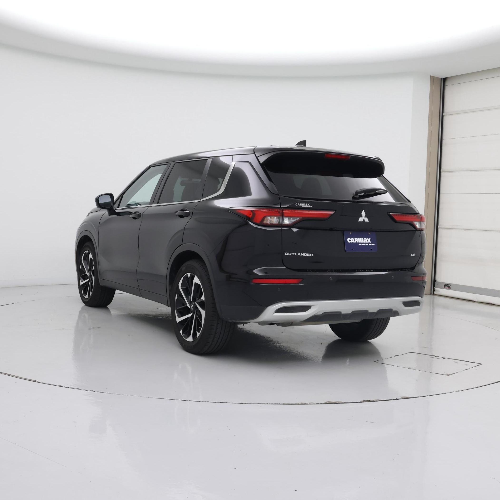 Thumbnail: 2022 Mitsubishi Outlander - 2