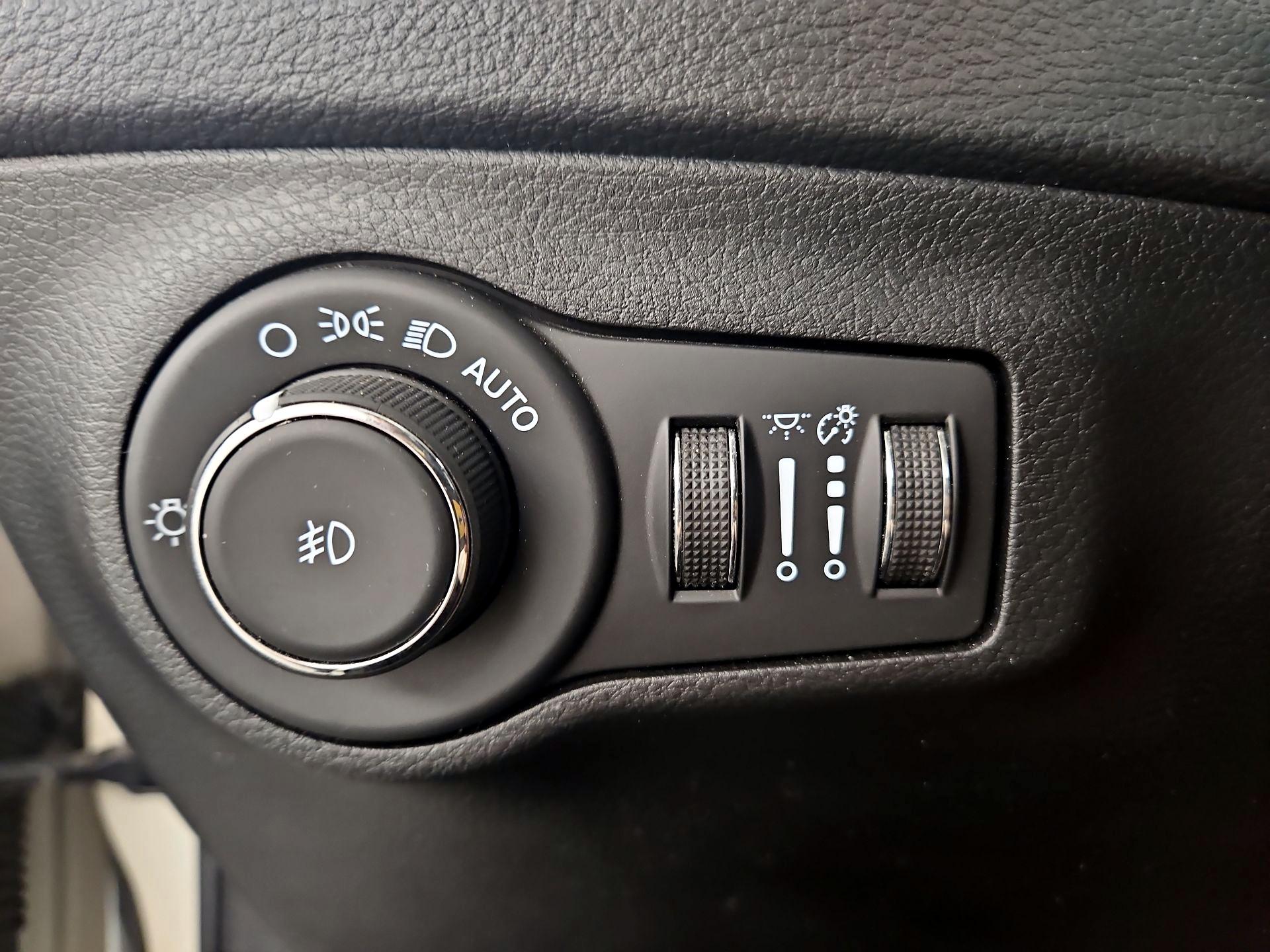 Thumbnail: 2021 Jeep Compass - 13