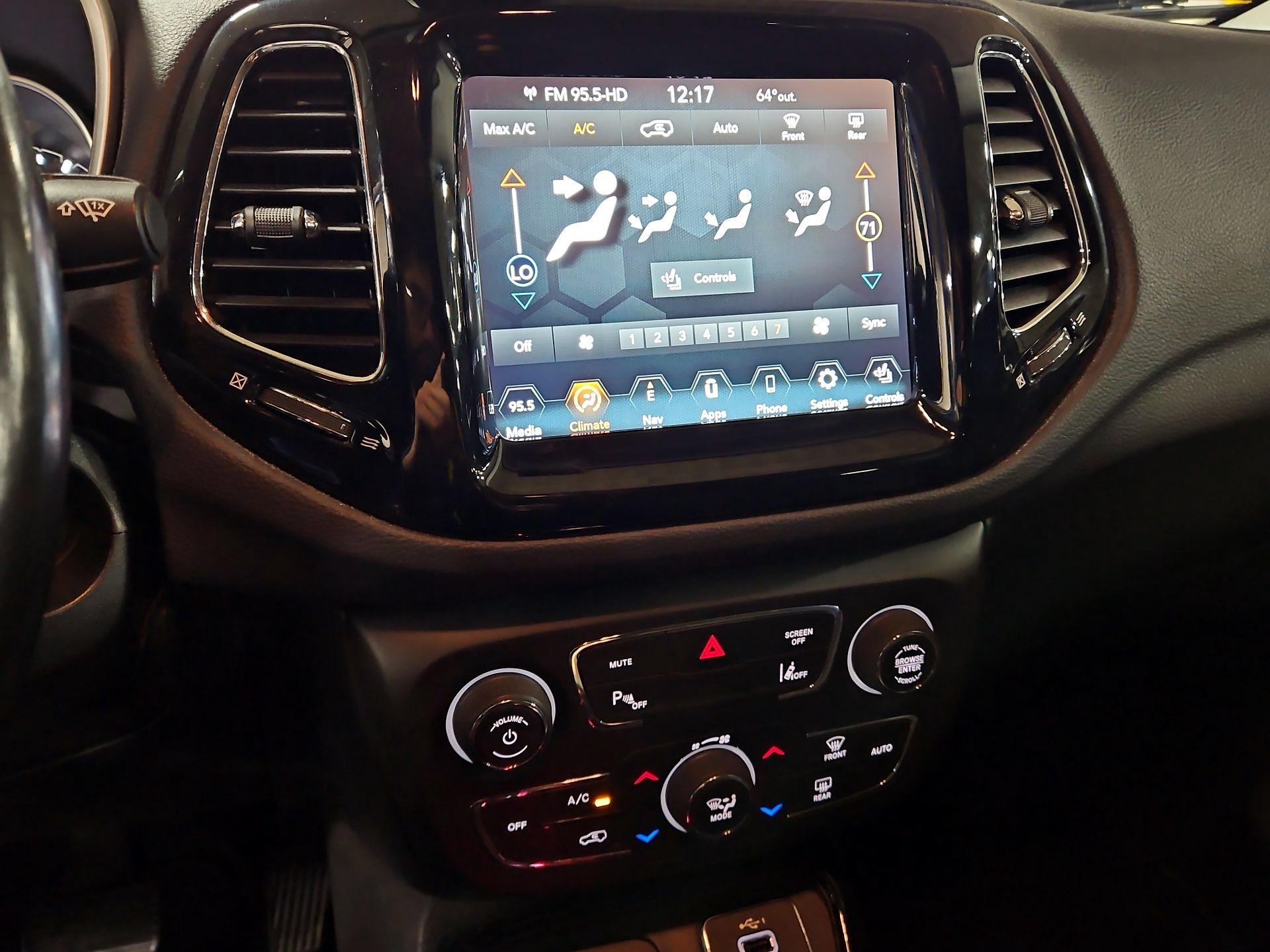 Thumbnail: 2021 Jeep Compass - 17