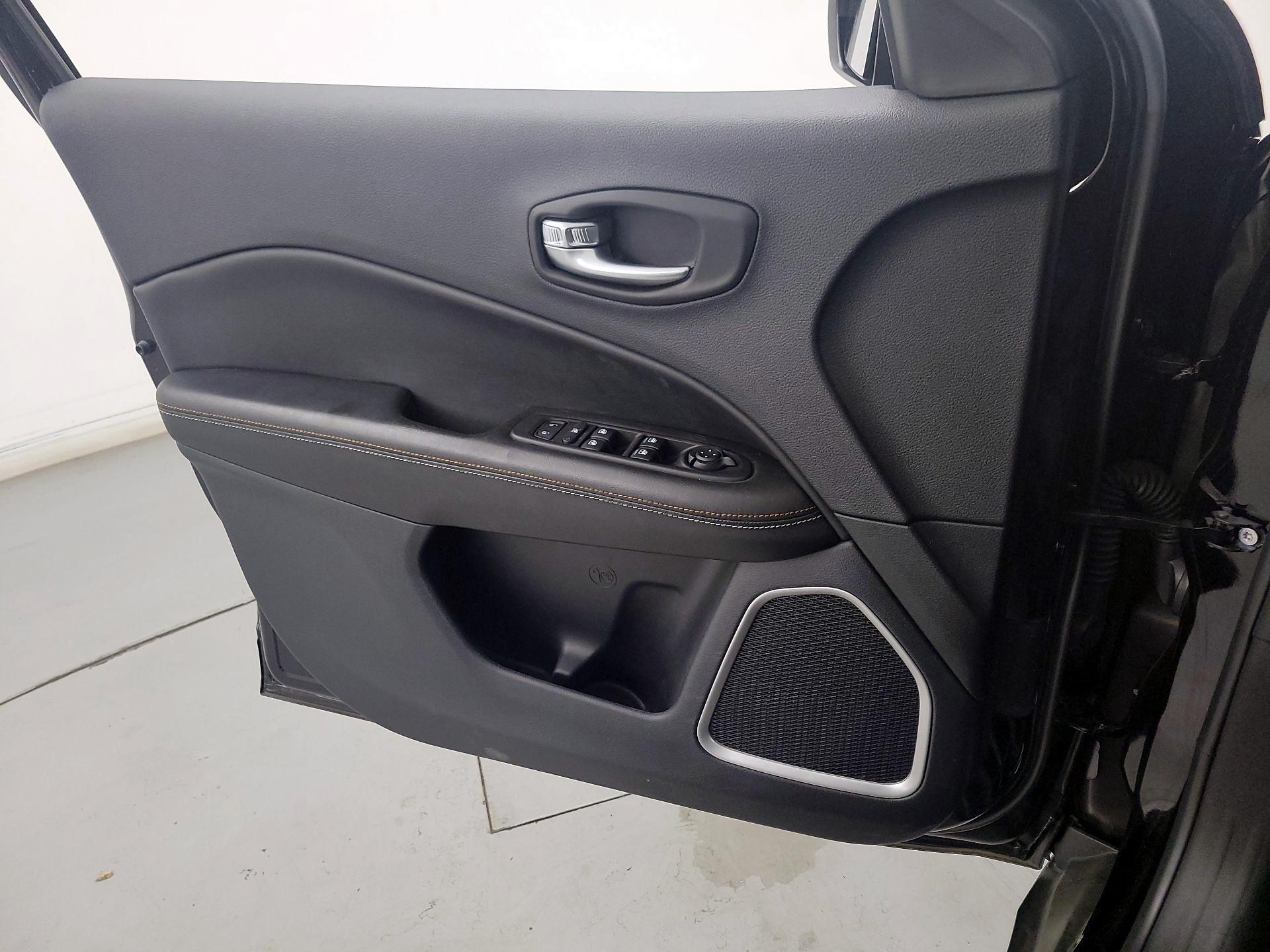 Thumbnail: 2021 Jeep Compass - 12