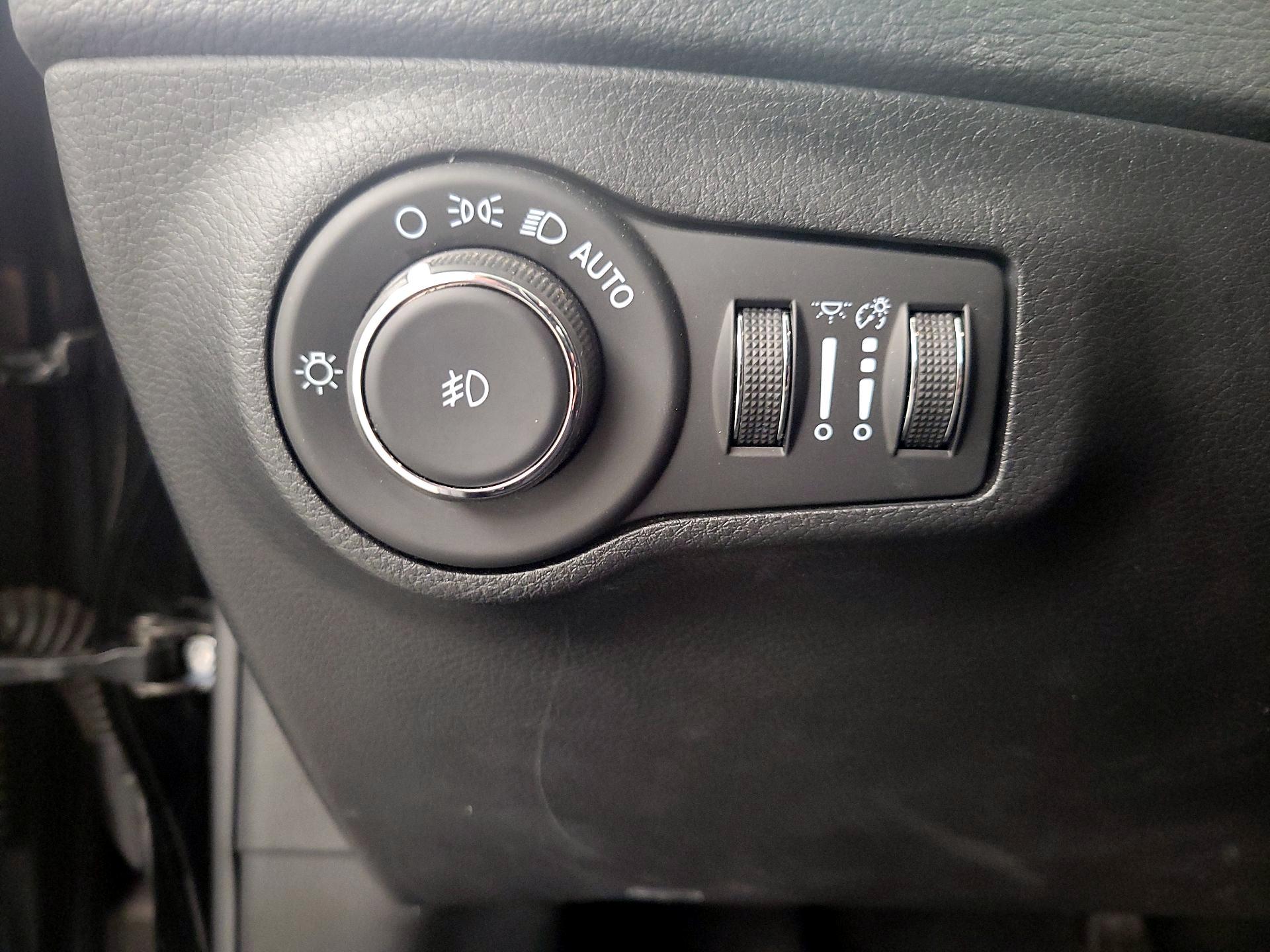 Thumbnail: 2021 Jeep Compass - 13