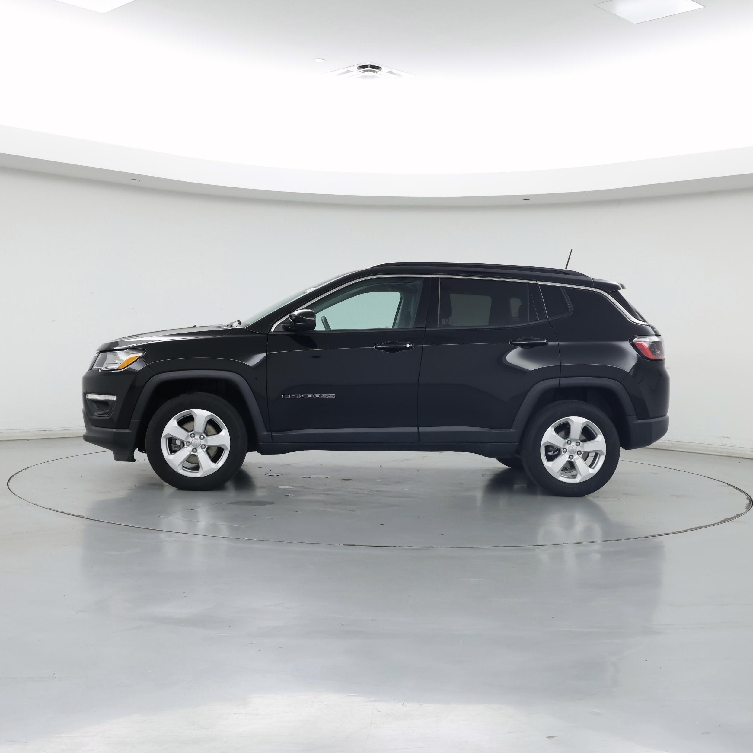 Thumbnail: 2021 Jeep Compass - 3