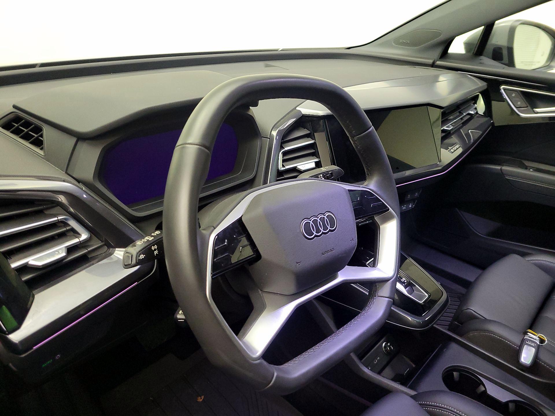 Thumbnail: 2022 Audi Q4 e-tron - 9