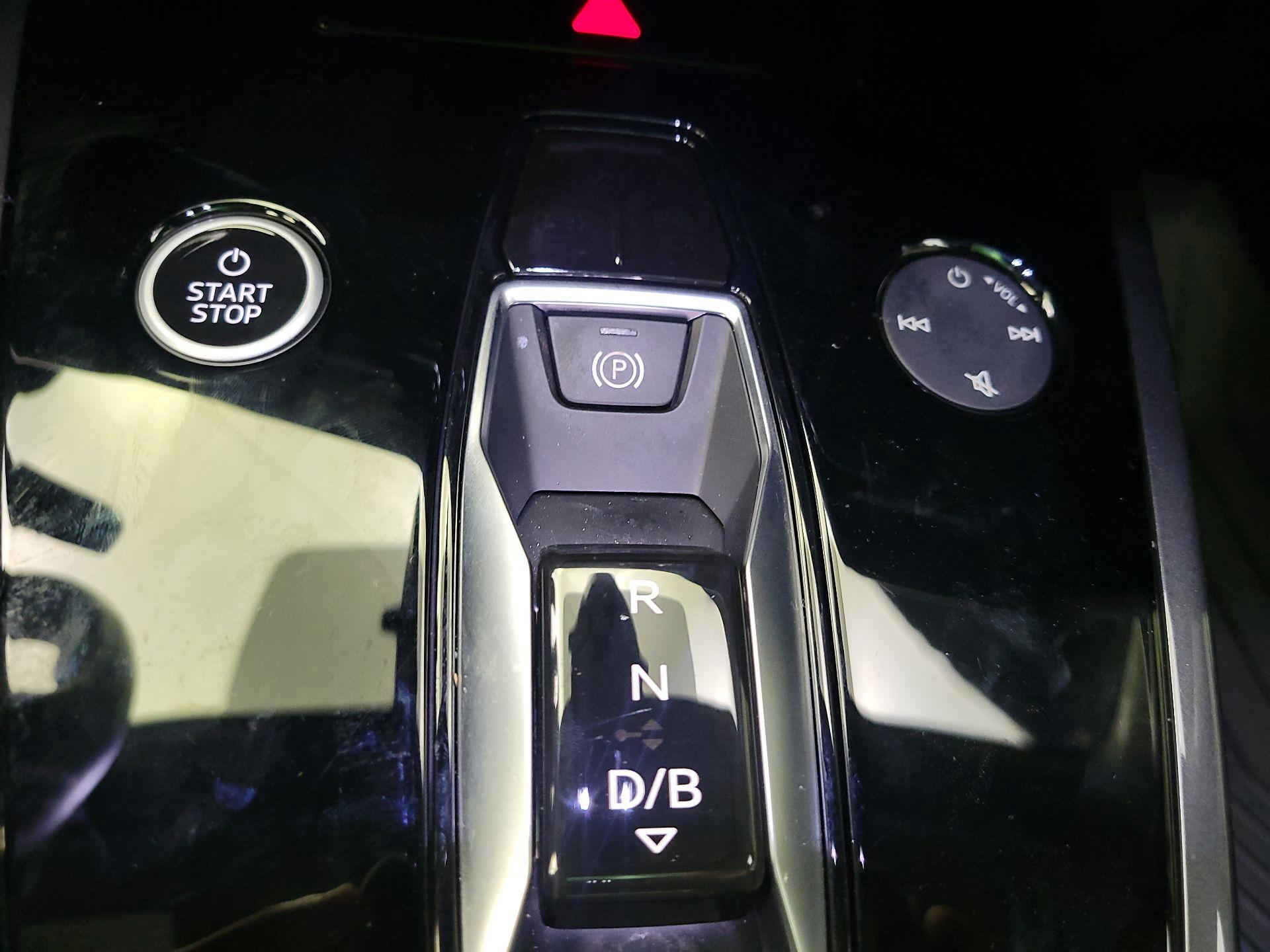 Thumbnail: 2022 Audi Q4 e-tron - 18