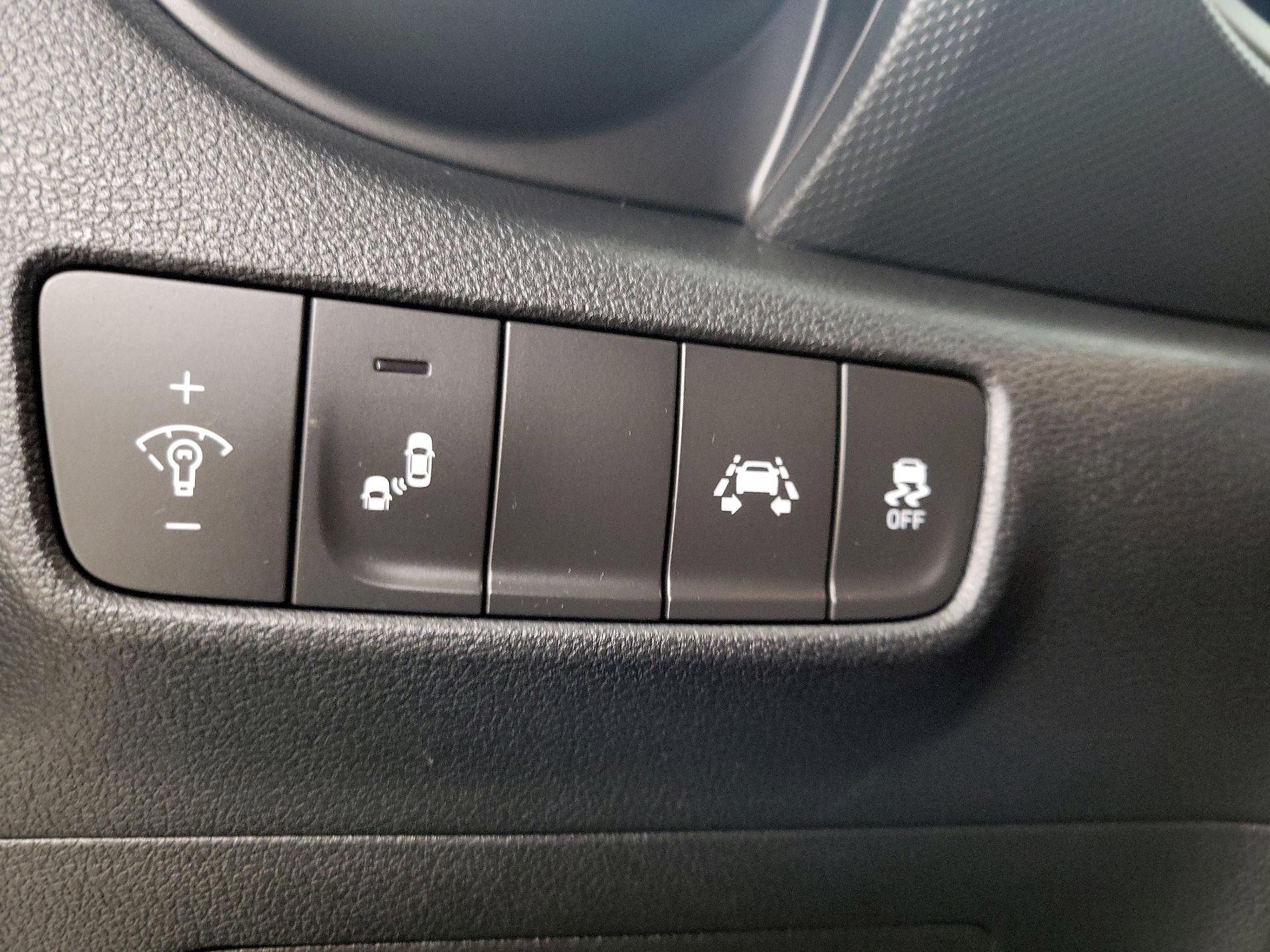 Thumbnail: 2020 Hyundai Kona - 13