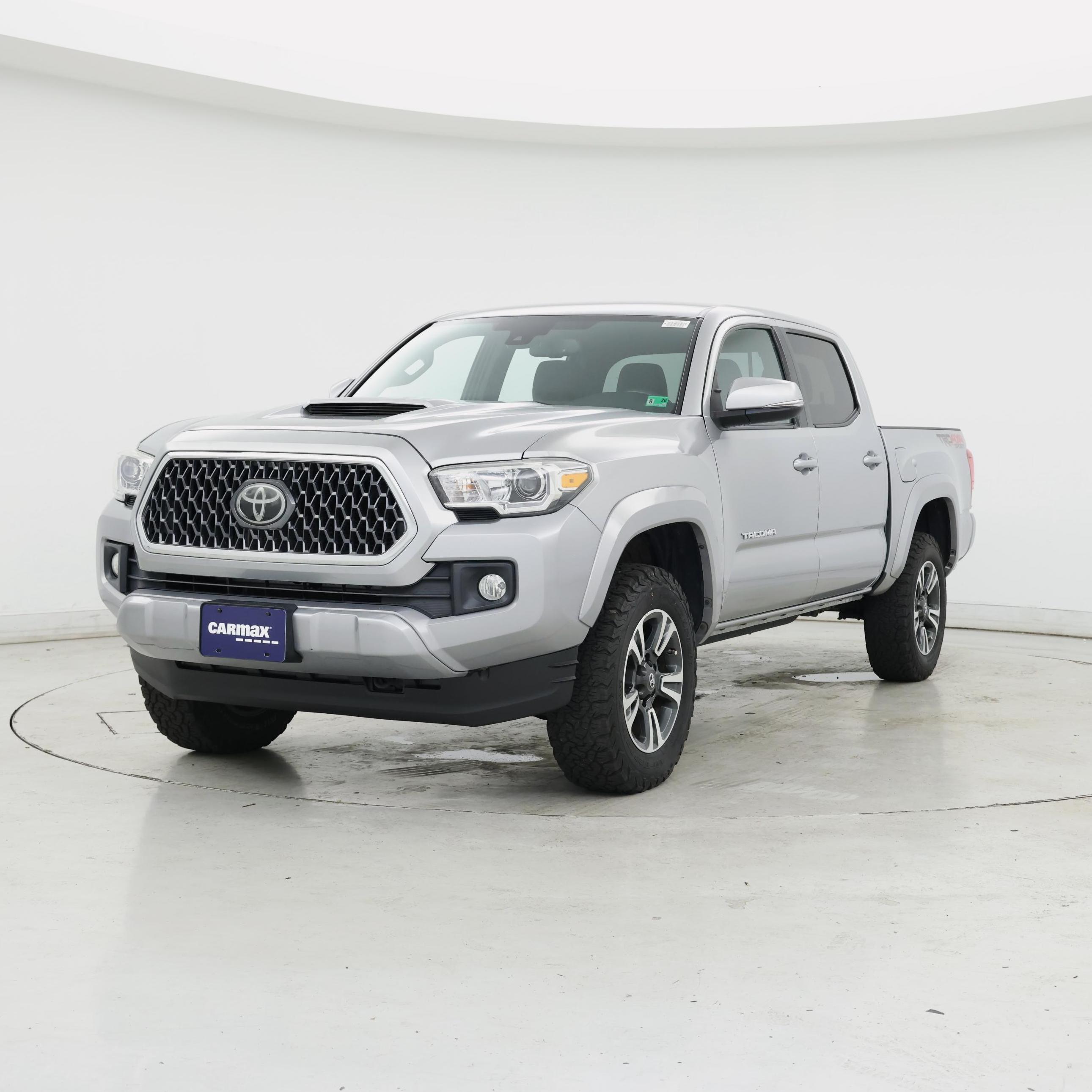 Thumbnail: 2018 Toyota Tacoma - 4