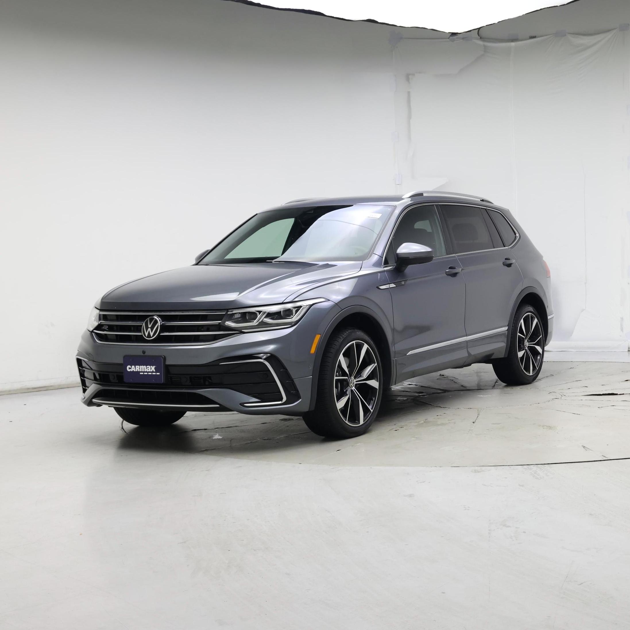 Thumbnail: 2022 Volkswagen Tiguan - 4