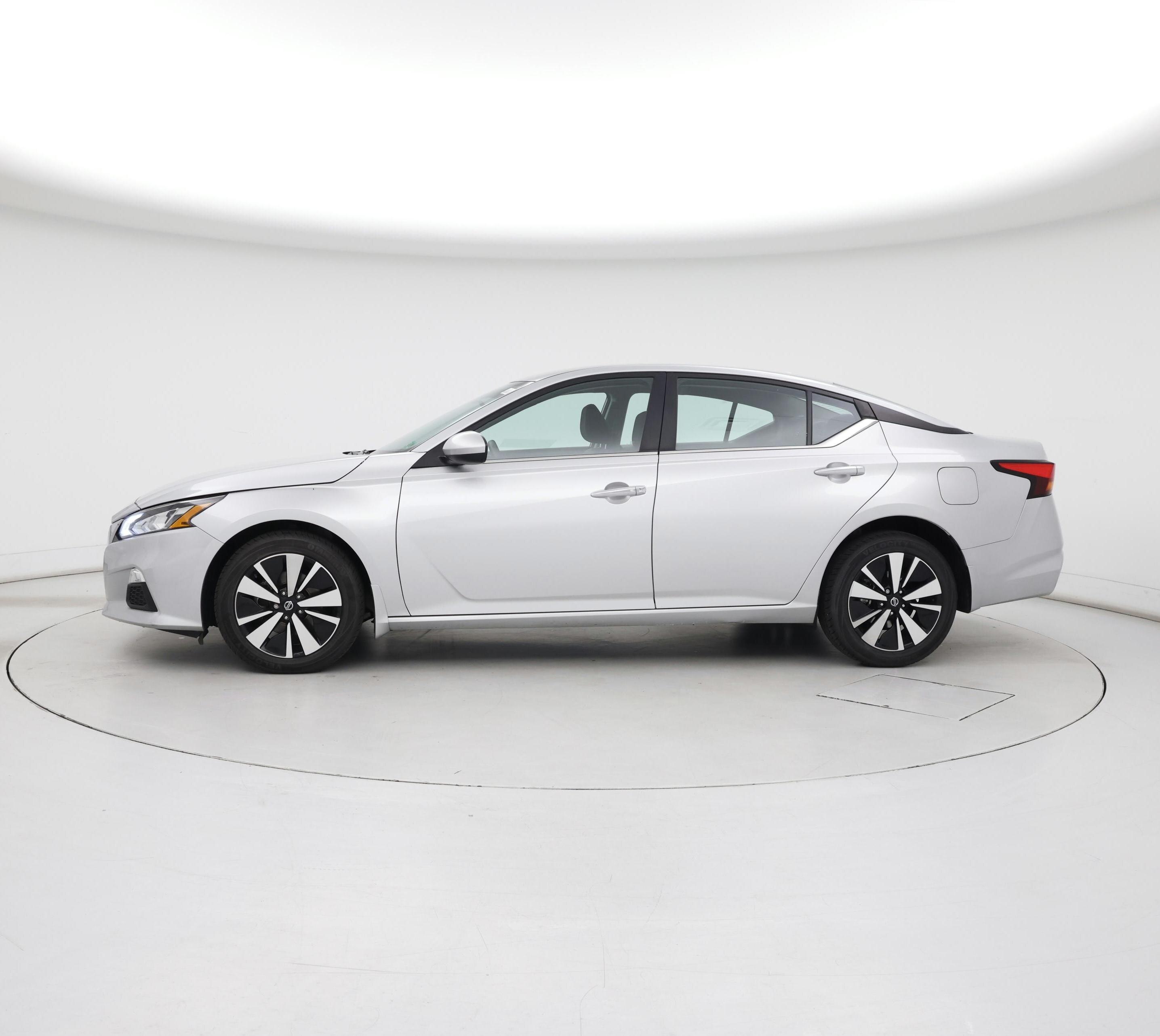 Thumbnail: 2022 Nissan Altima - 3