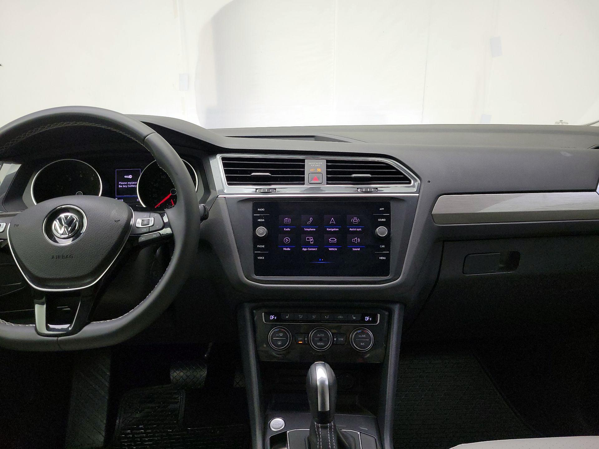 Thumbnail: 2021 Volkswagen Tiguan - 9