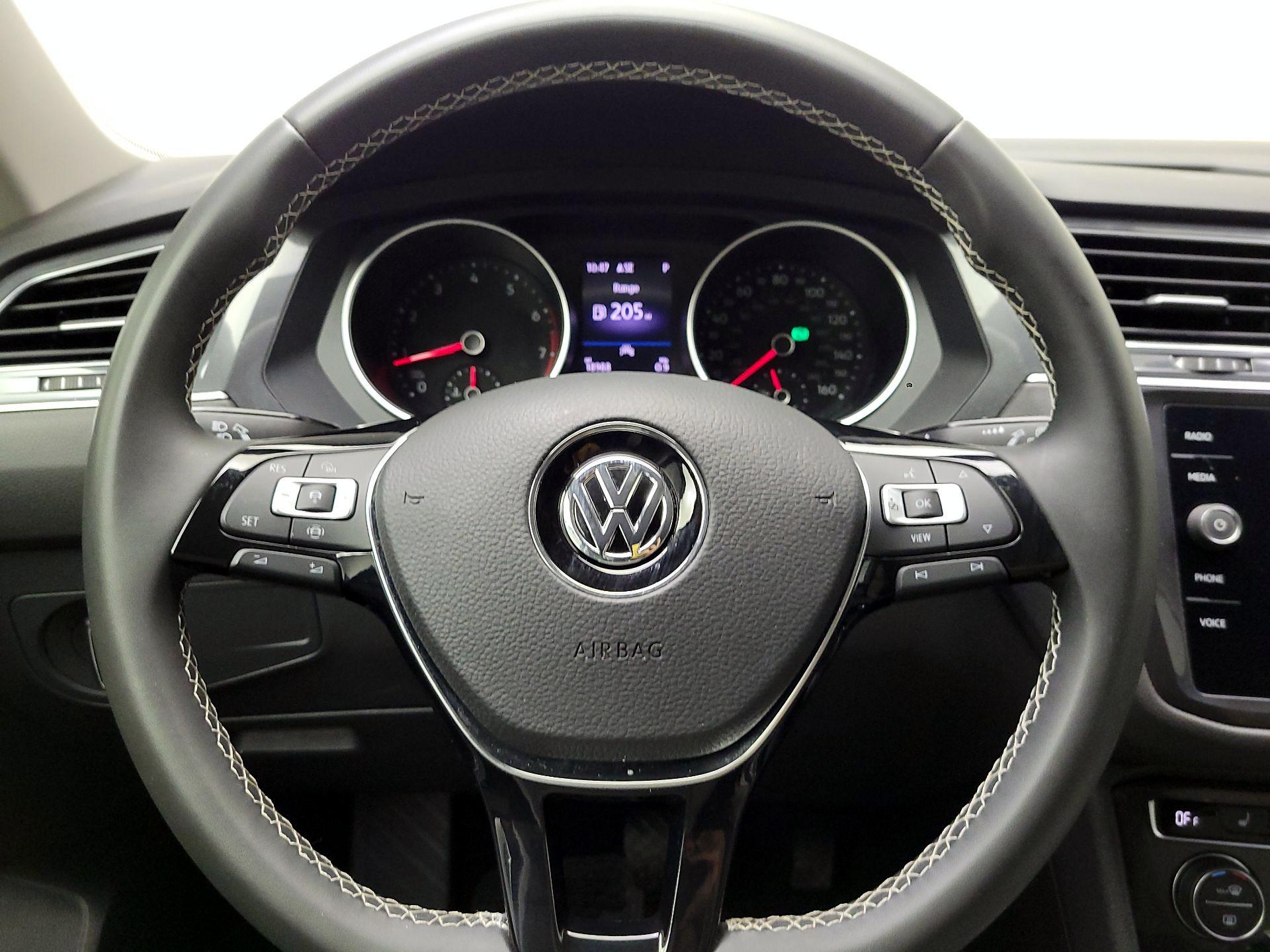 Thumbnail: 2021 Volkswagen Tiguan - 10