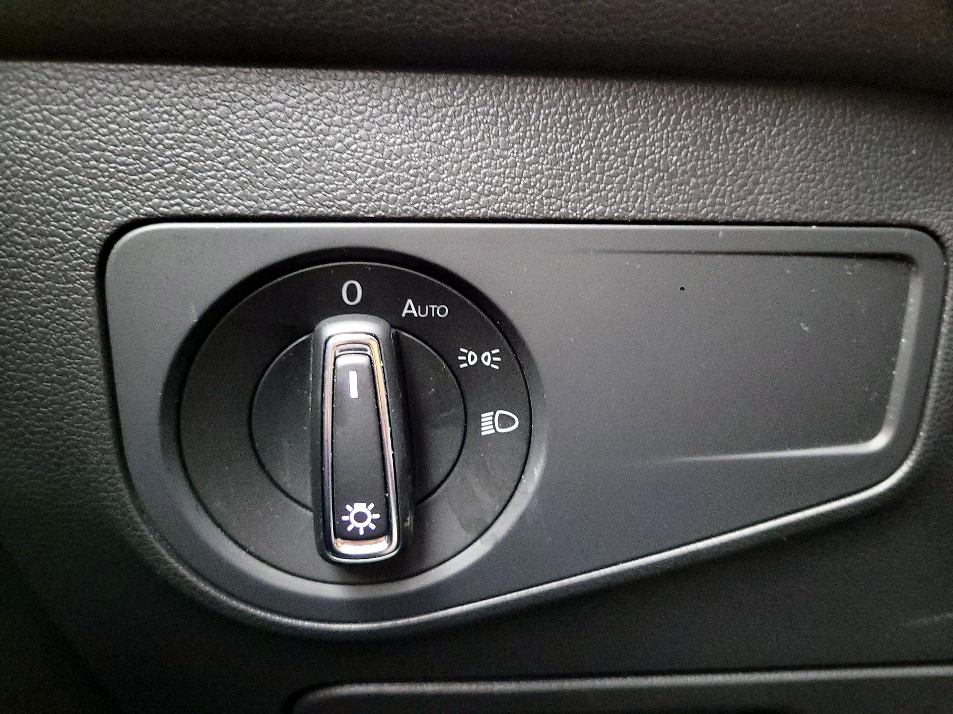 Thumbnail: 2021 Volkswagen Tiguan - 13