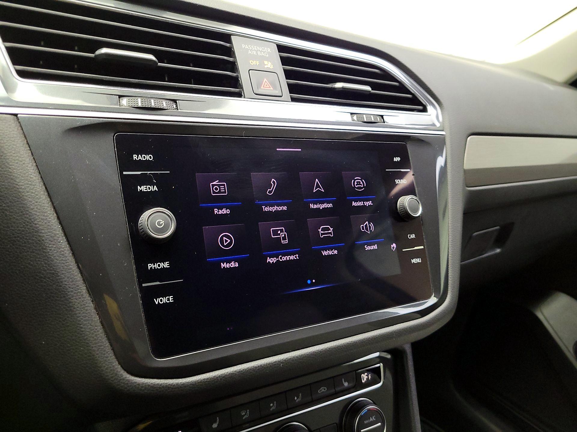 Thumbnail: 2021 Volkswagen Tiguan - 14