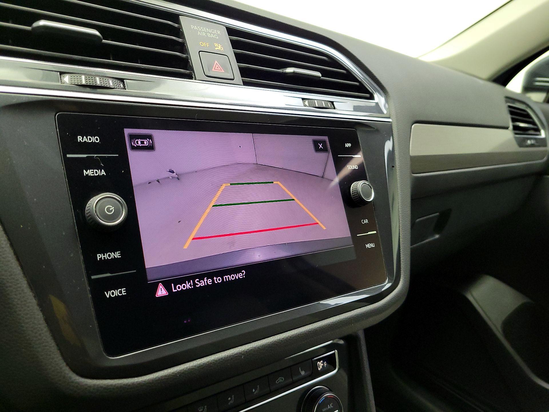 Thumbnail: 2021 Volkswagen Tiguan - 15