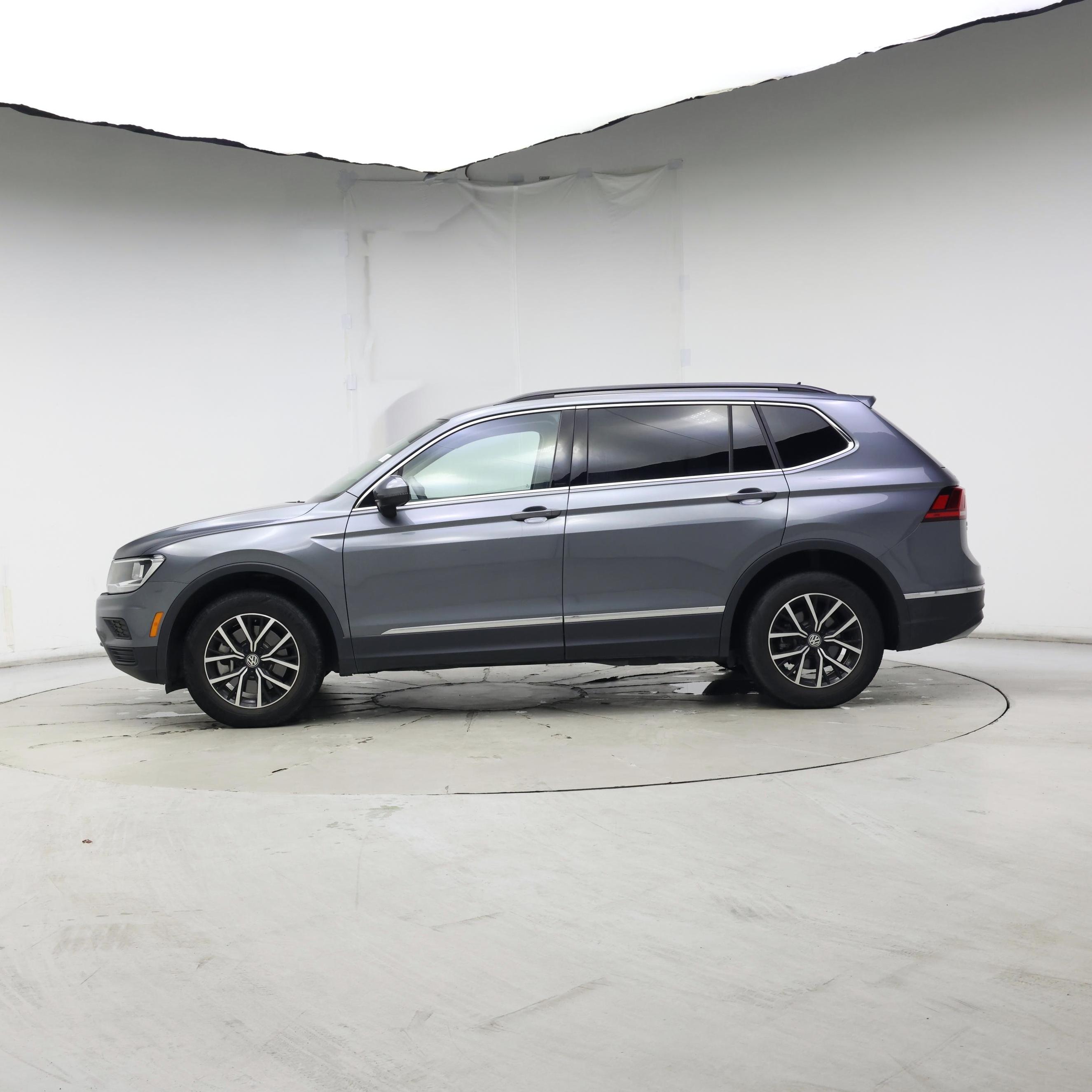 Thumbnail: 2021 Volkswagen Tiguan - 3