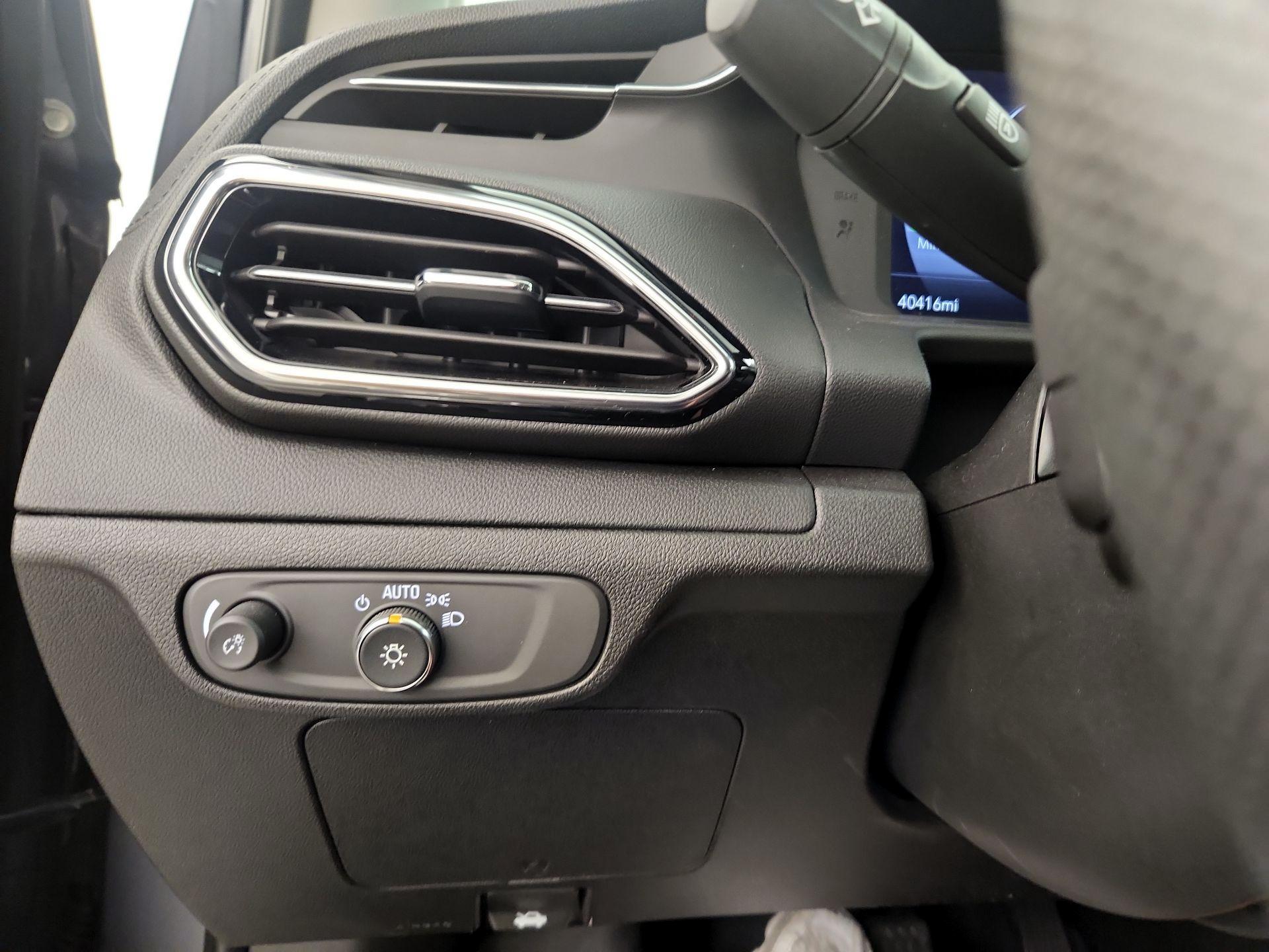 Thumbnail: 2023 Chevrolet Bolt EUV - 13