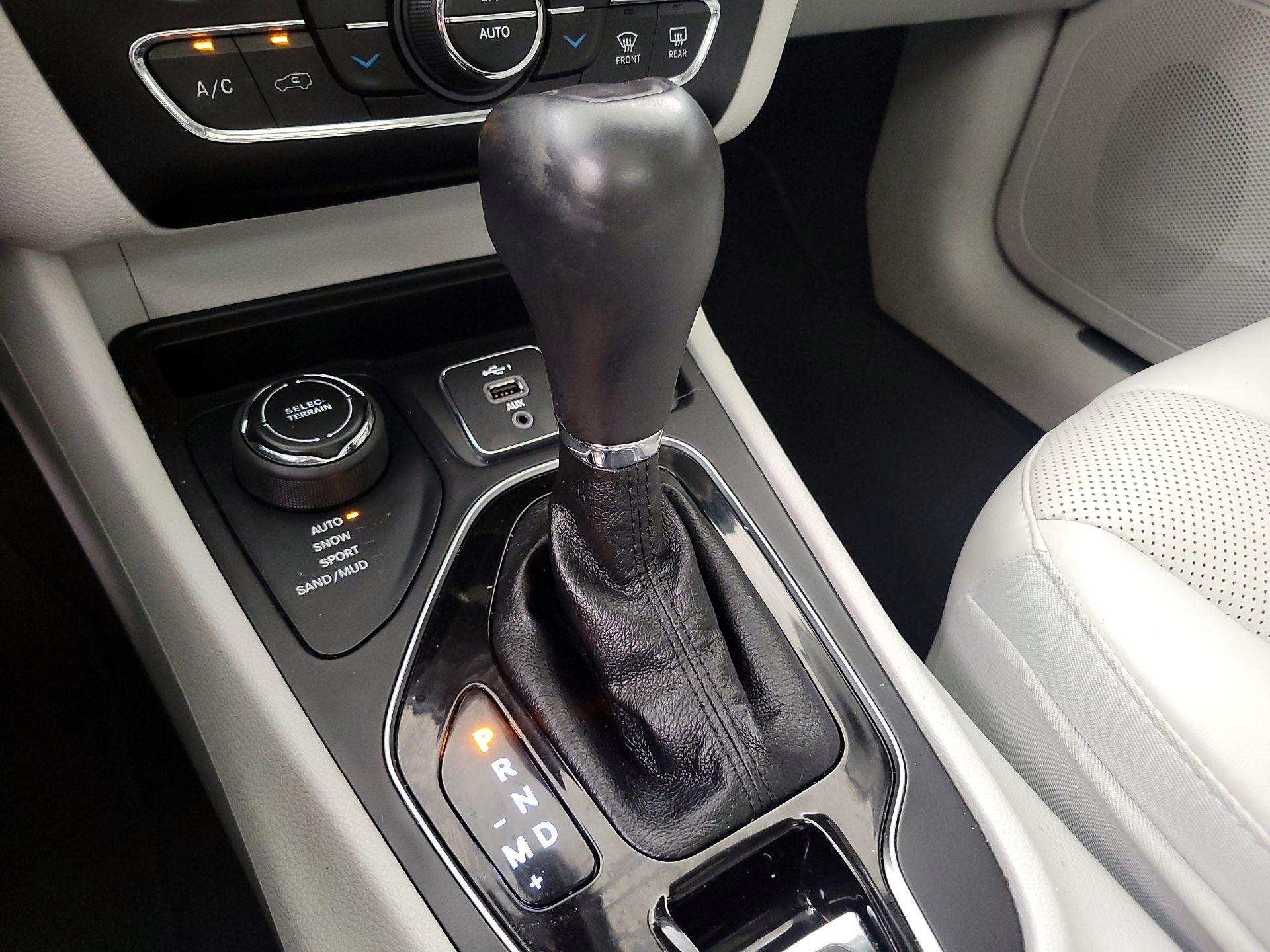 Thumbnail: 2020 Jeep Cherokee - 18