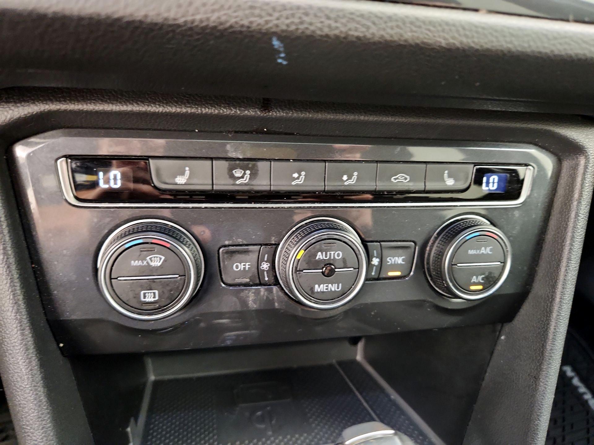 Thumbnail: 2020 Volkswagen Tiguan - 16
