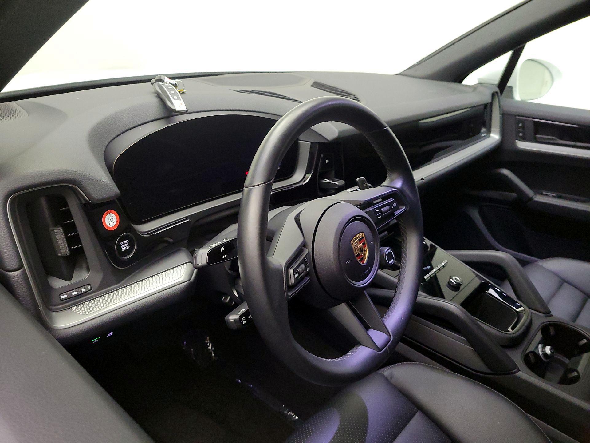 Thumbnail: 2024 Porsche Cayenne - 9
