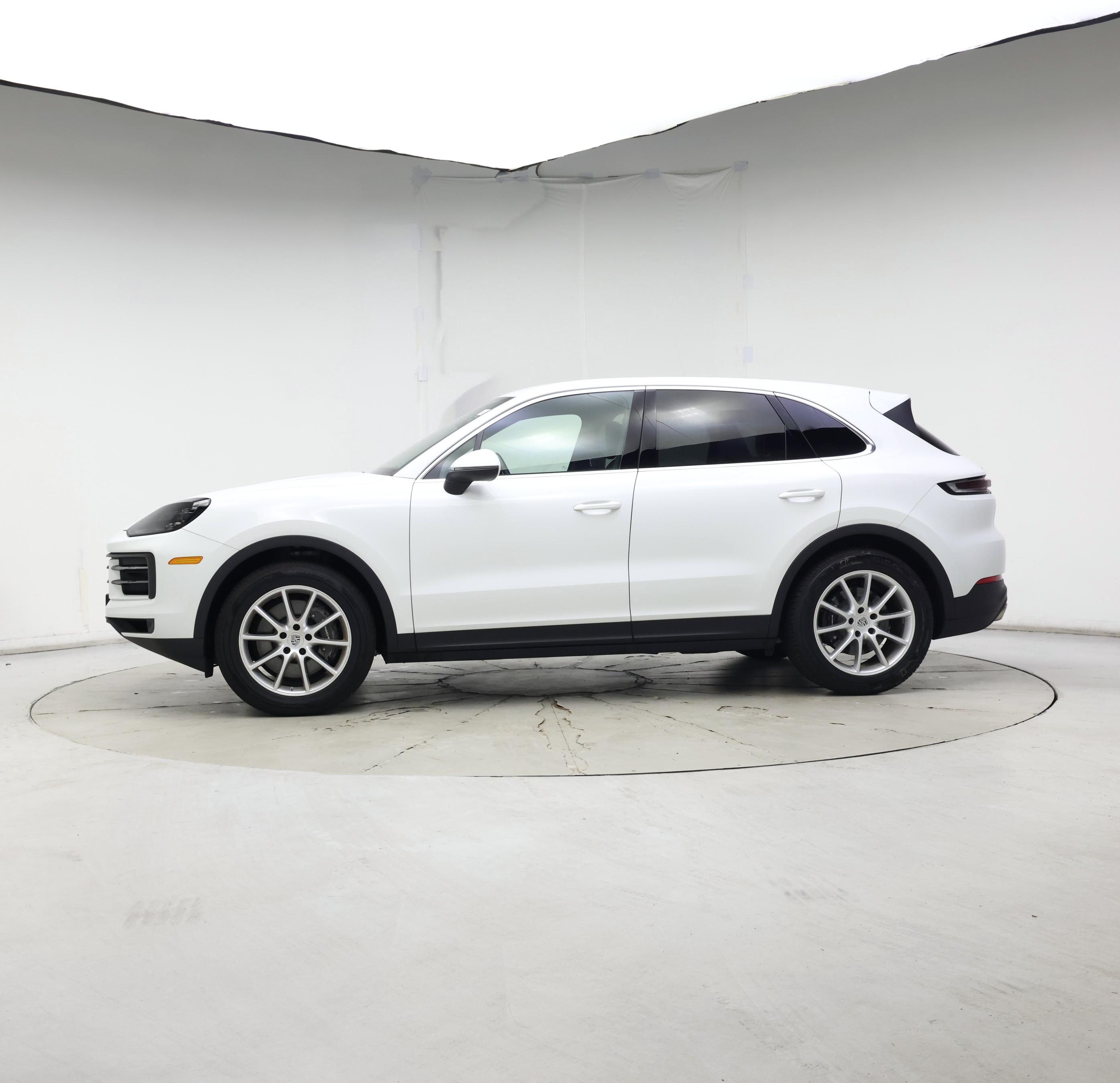 Thumbnail: 2024 Porsche Cayenne - 3
