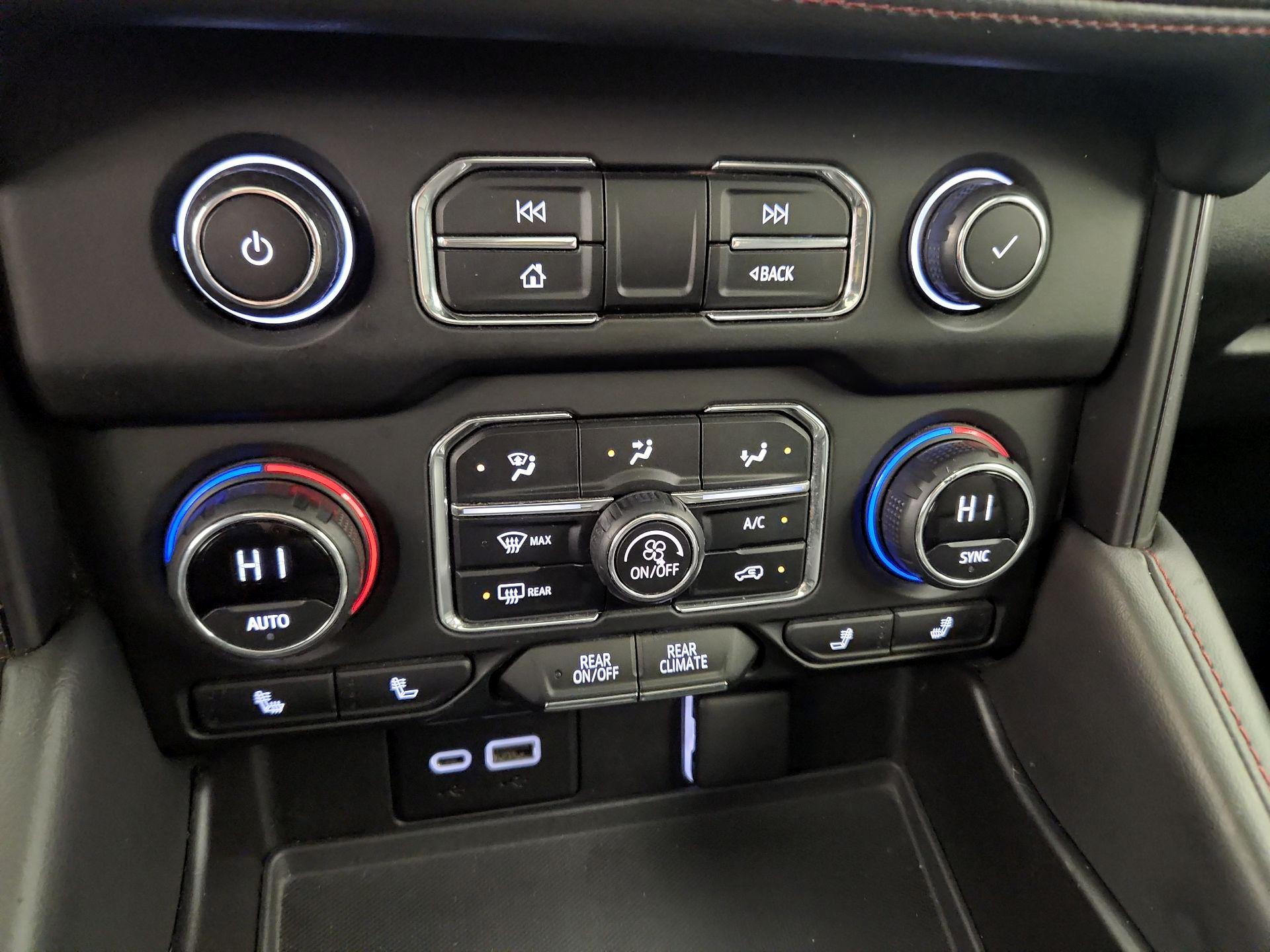 Thumbnail: 2021 Chevrolet Suburban - 17