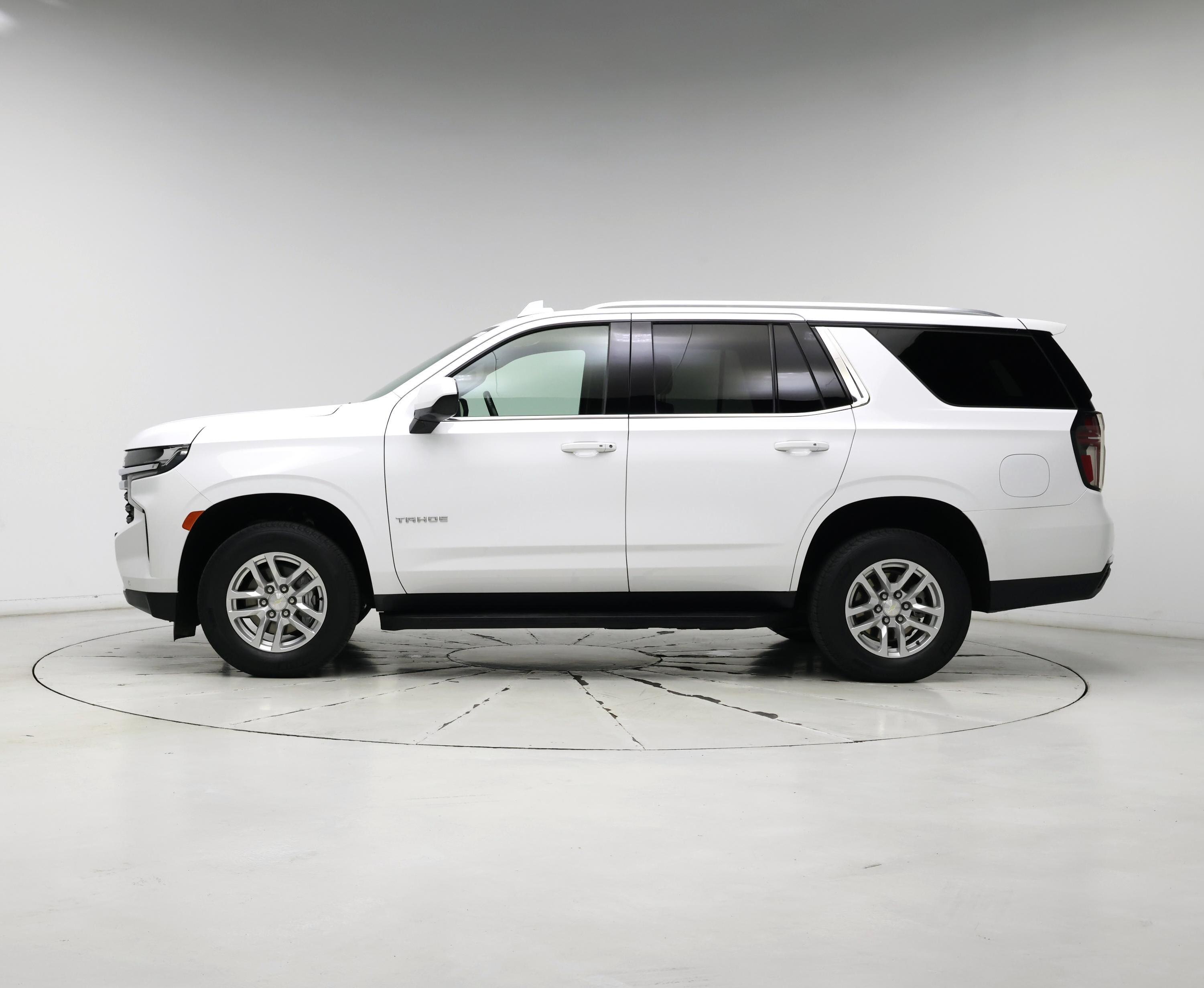 Thumbnail: 2021 Chevrolet Tahoe - 3